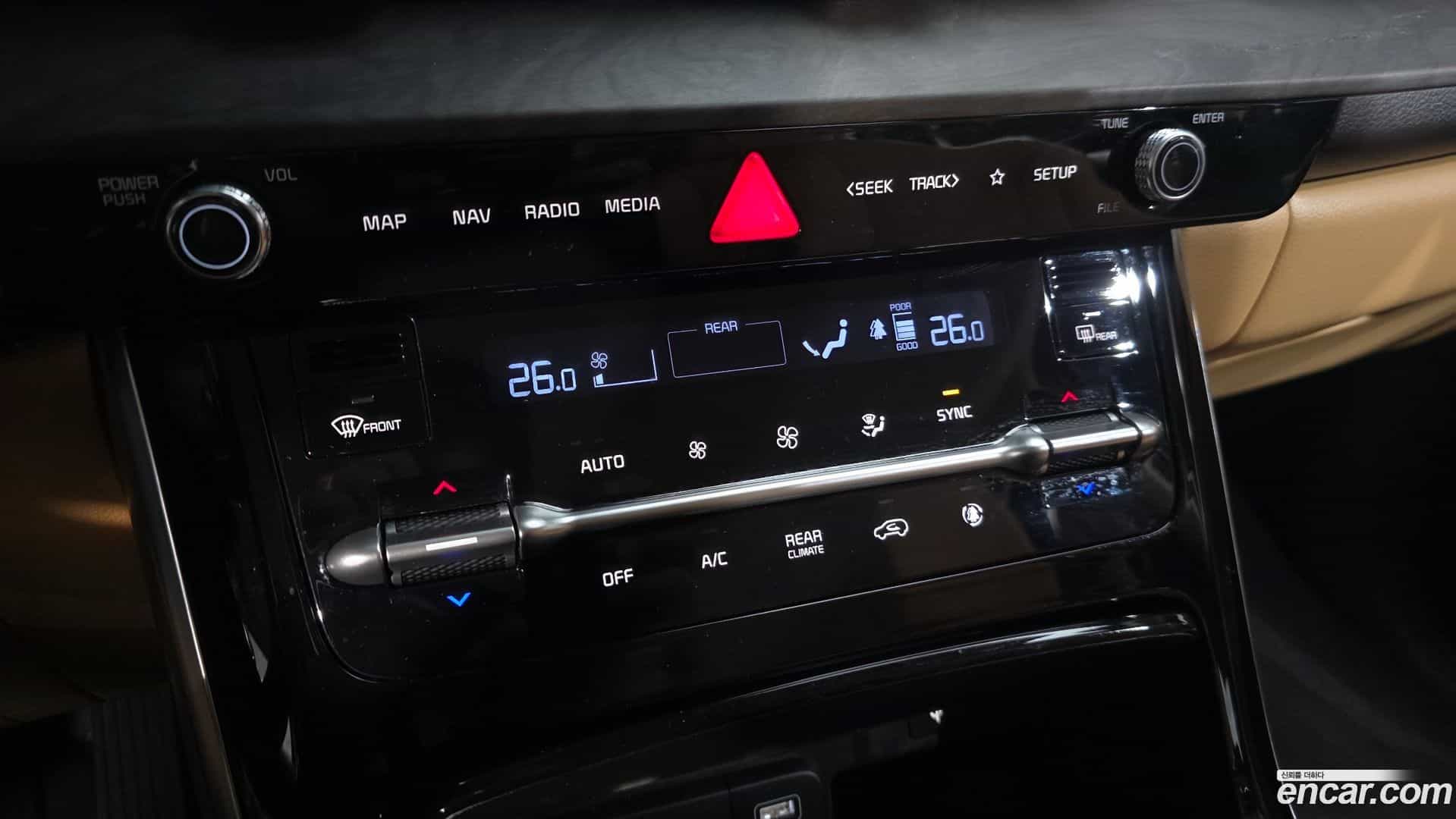 Canival Kia 2023.8-OPTION-022