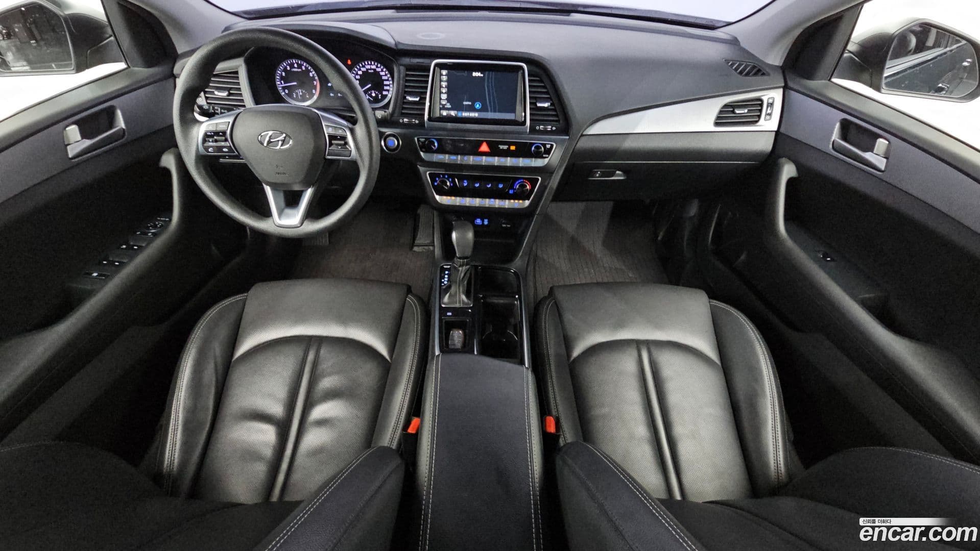 Main__Slider__Photo:Sonata Hyundai 2017.5-6