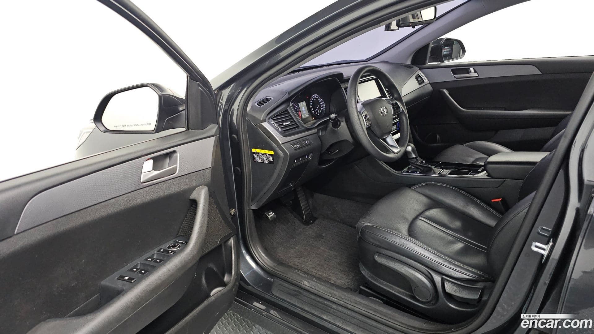 Main__Slider__Photo:Sonata Hyundai 2017.5-9