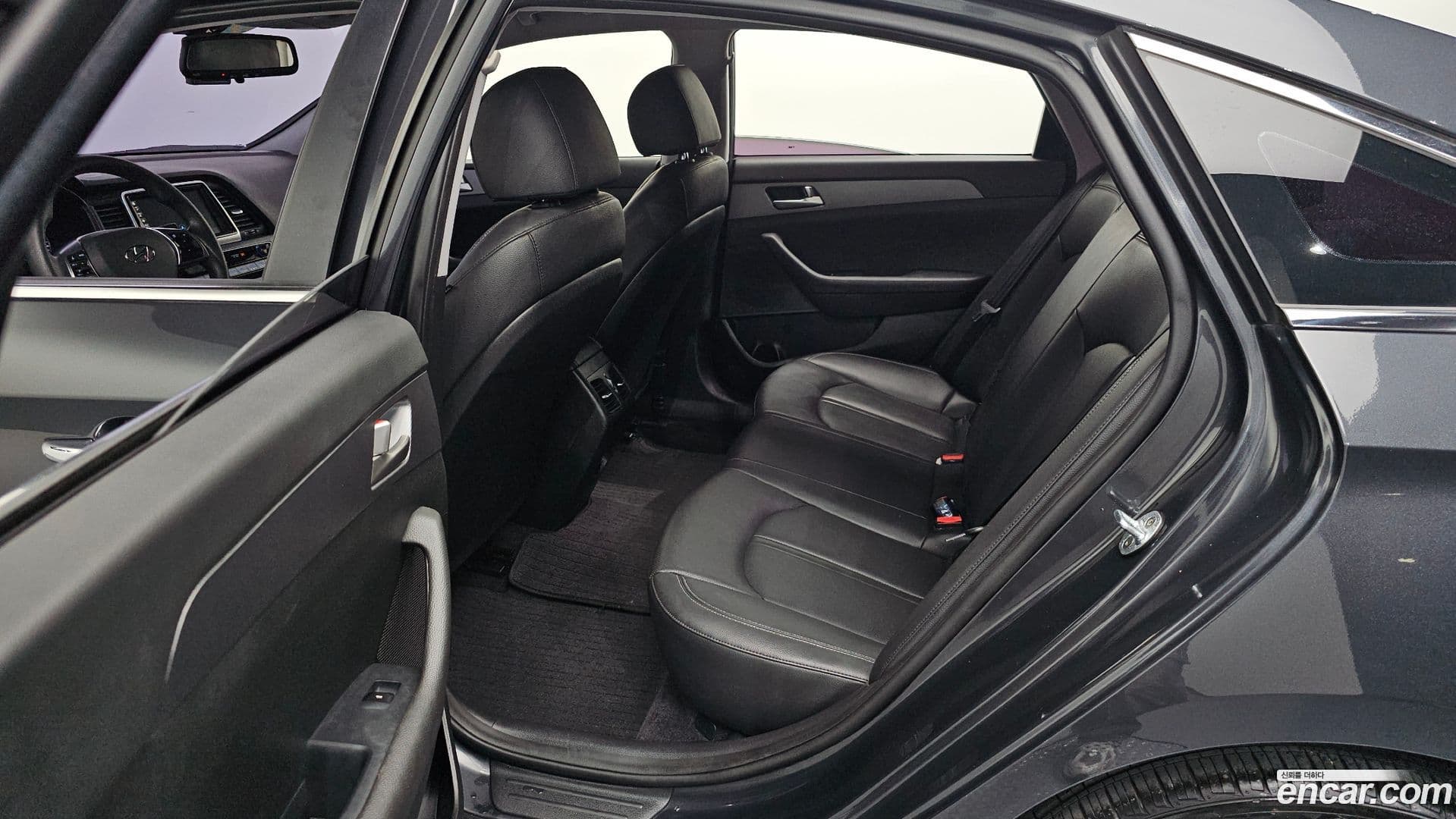 Main__Slider__Photo:Sonata Hyundai 2017.5-10