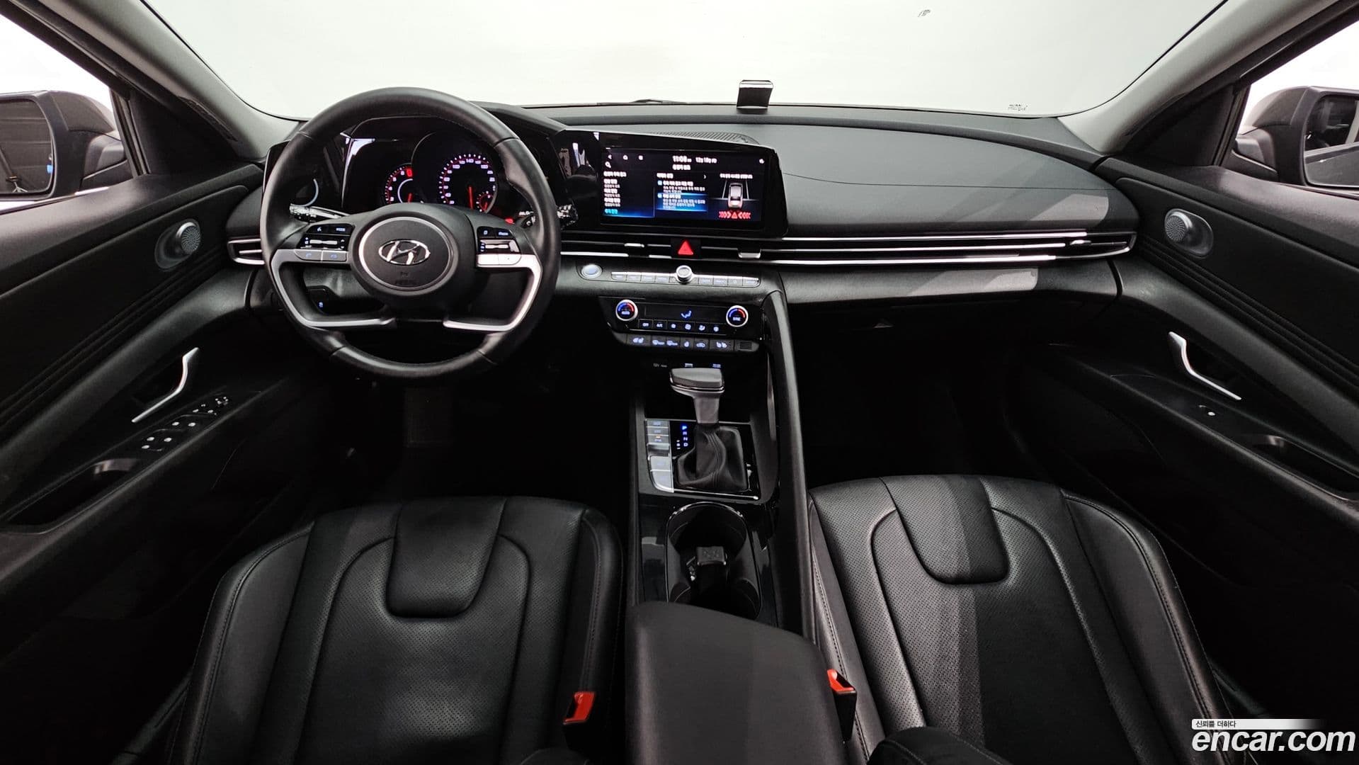 Main__Slider__Photo:AVANTE Hyundai 2022.3-6