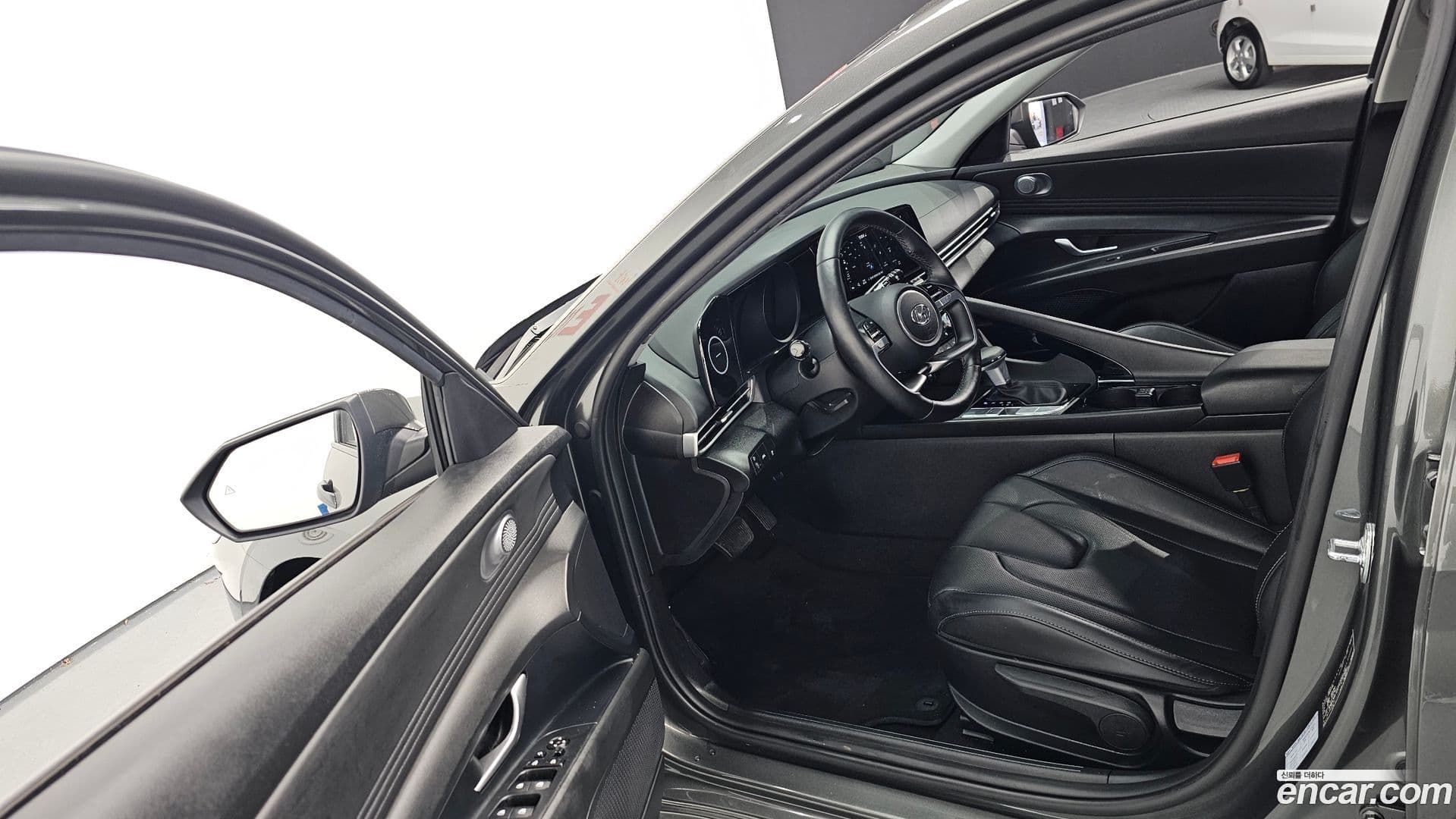 Main__Slider__Photo:AVANTE Hyundai 2022.3-9