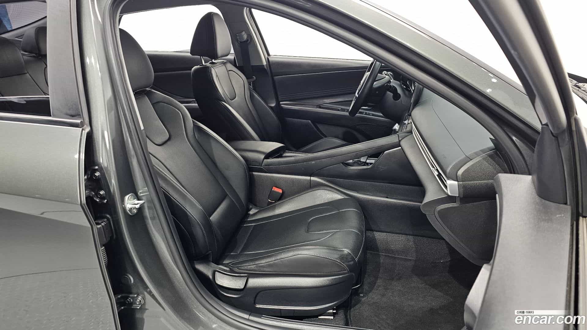 AVANTE Hyundai 2022.3-OPTION-016