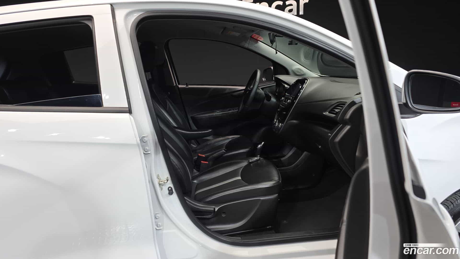 Spark Chevrolet 2018.5-INNER-010