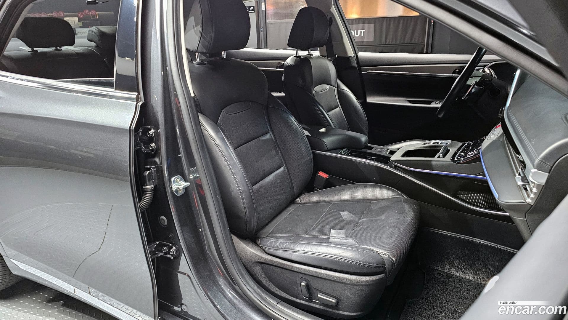 Main__Slider__Photo:Grandeur Hyundai 2021.3-9