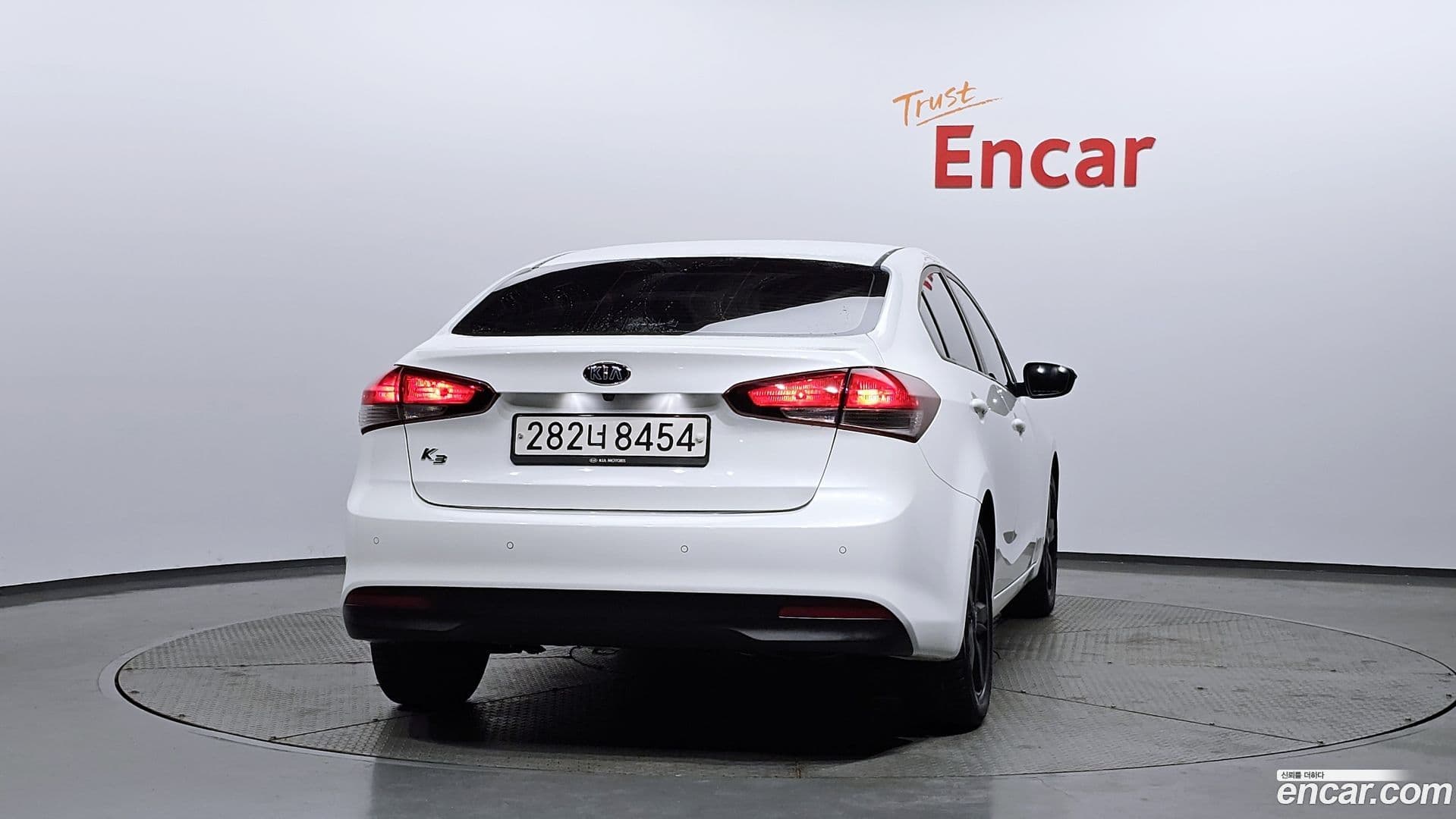 Main__Slider__Photo:K3 Kia 2017.10-3