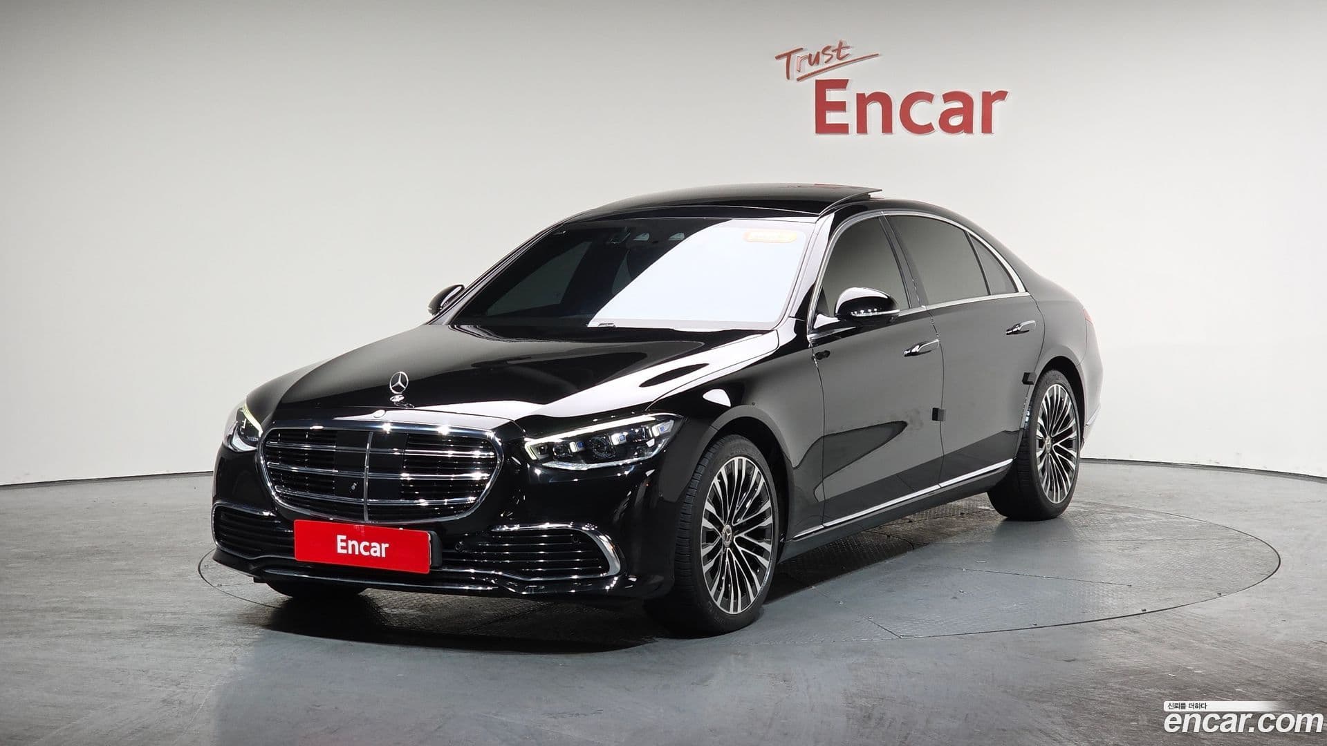 Main__Slider__Photo:S-Class Mercedes-Benz 2022.2-10