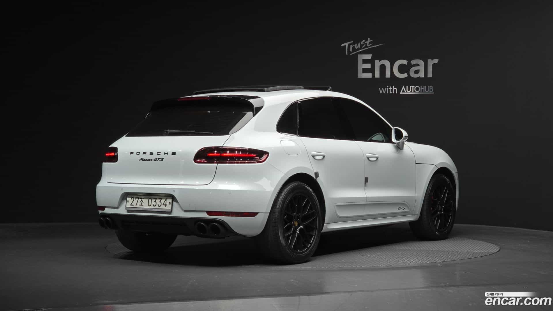 Macan Porsche 2016.4-OUTER-002