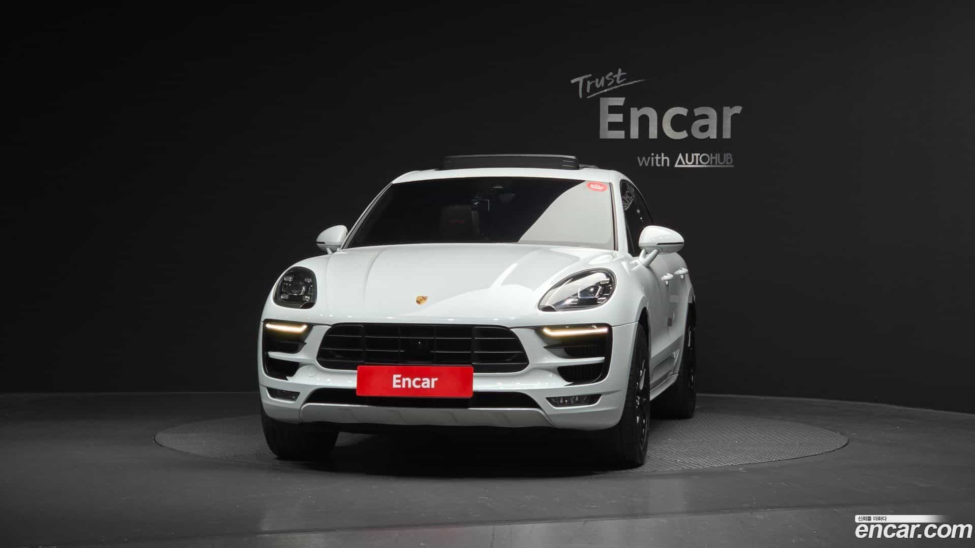 Macan Porsche 2016.4-OUTER-003