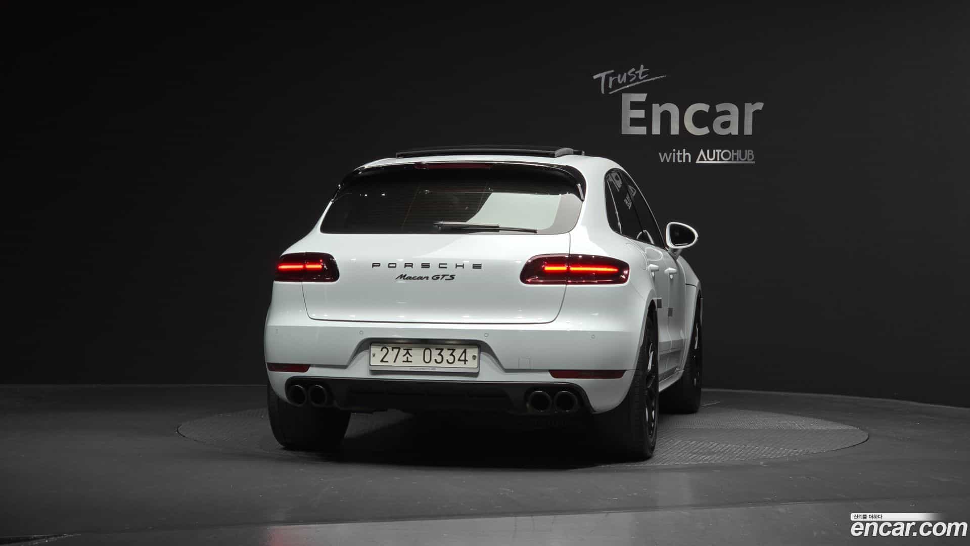 Macan Porsche 2016.4-OUTER-004