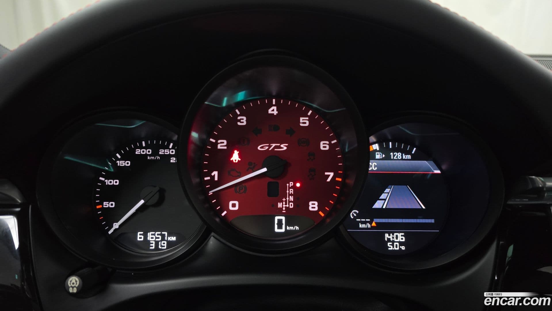 Main__Slider__Photo:Macan Porsche 2016.4-7