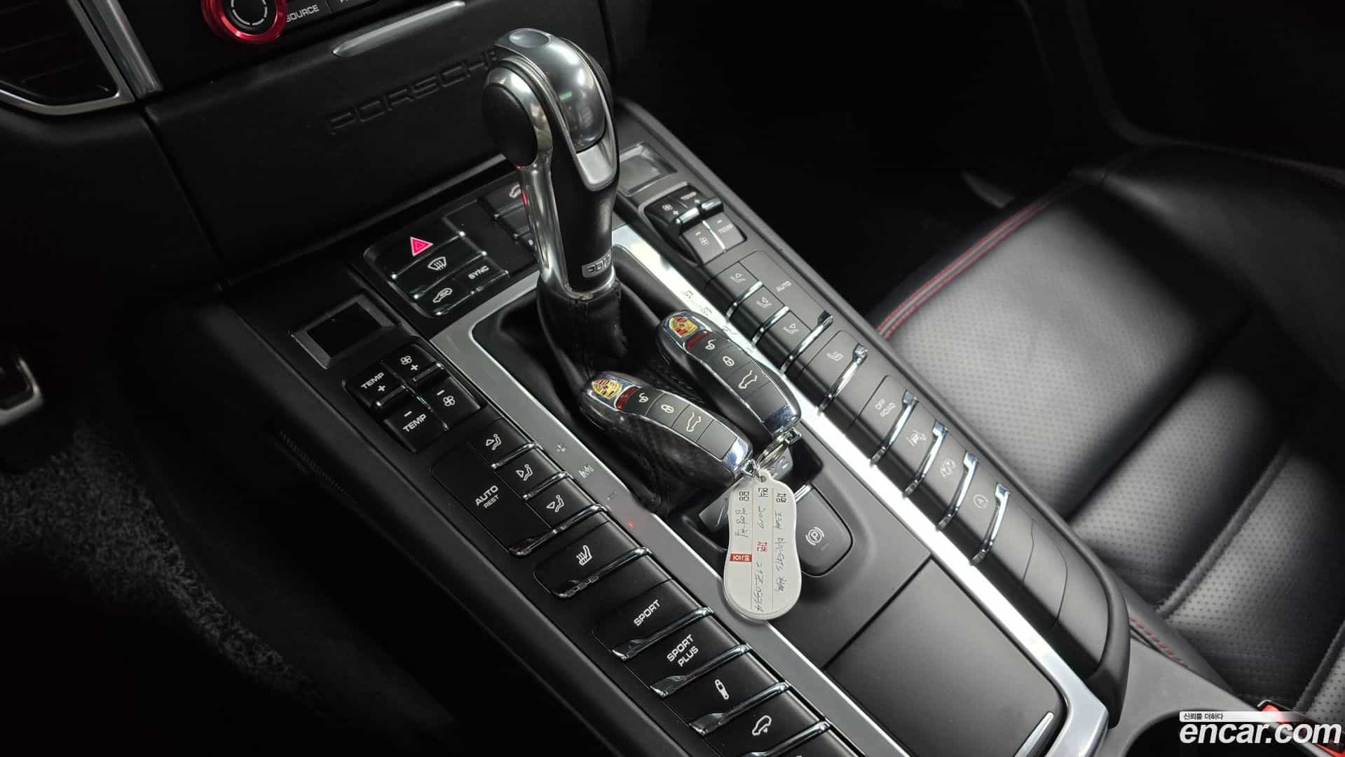 Macan Porsche 2016.4-INNER-009