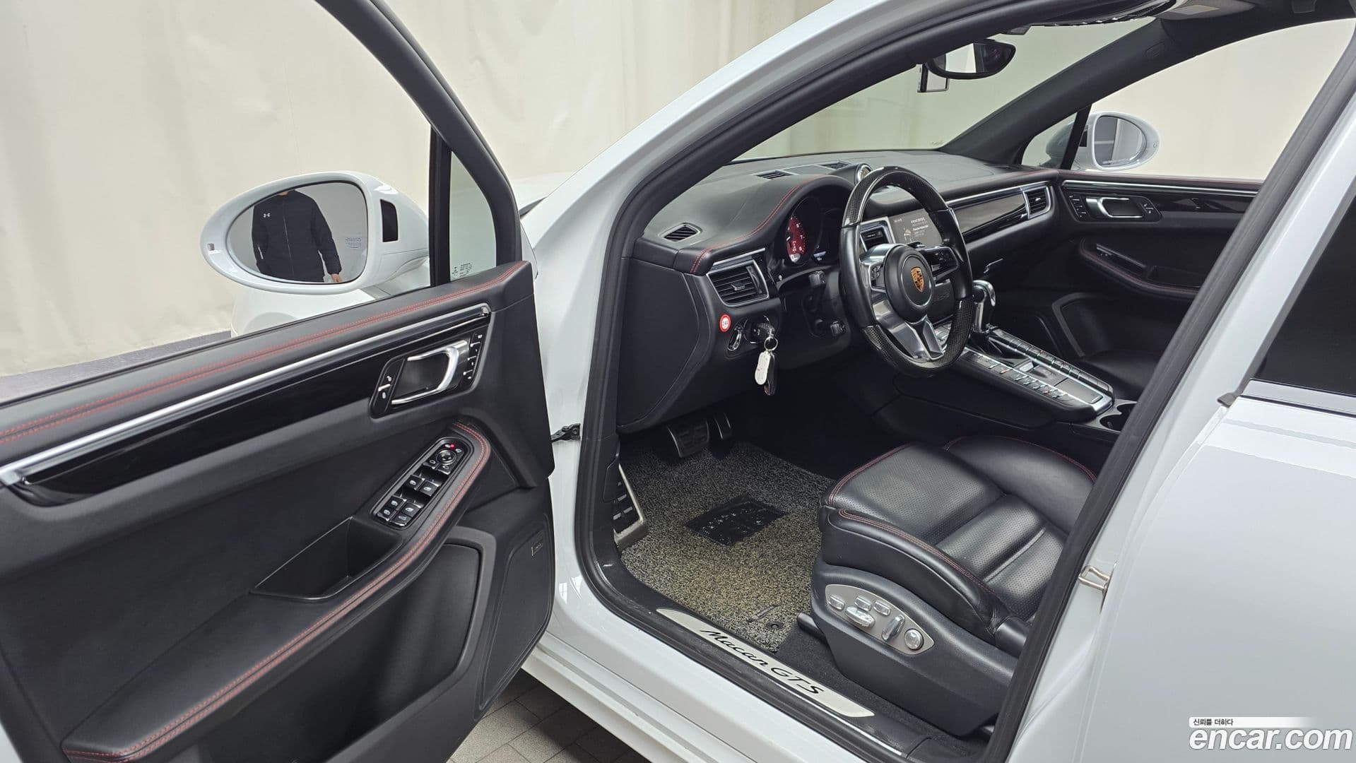 Main__Slider__Photo:Macan Porsche 2016.4-9