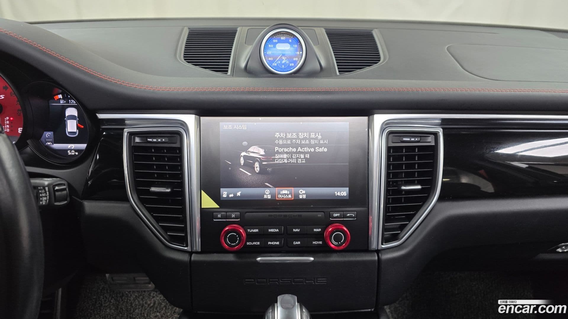 Main__Slider__Photo:Macan Porsche 2016.4-13