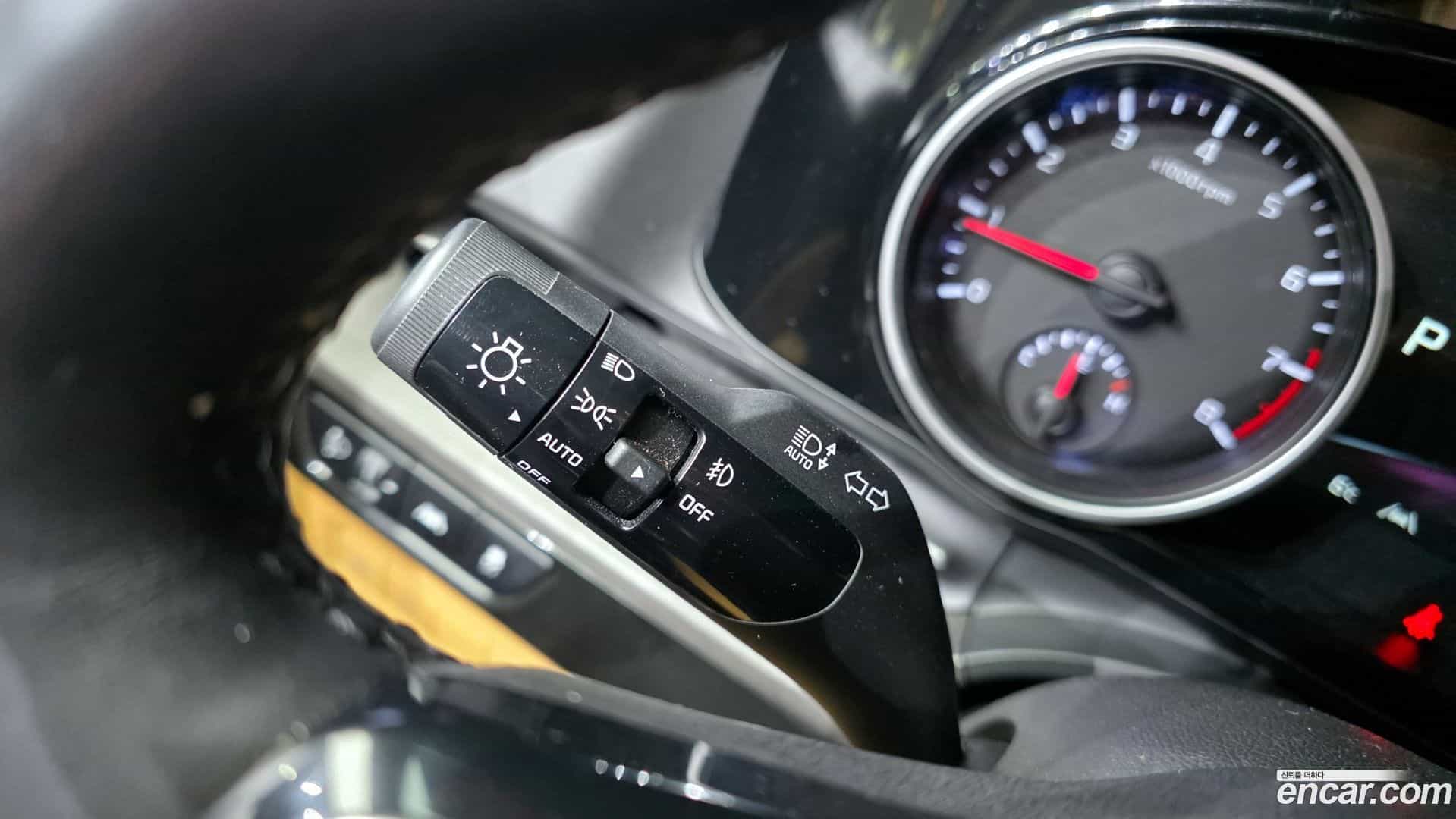 Canival Kia 2022.8-OPTION-021