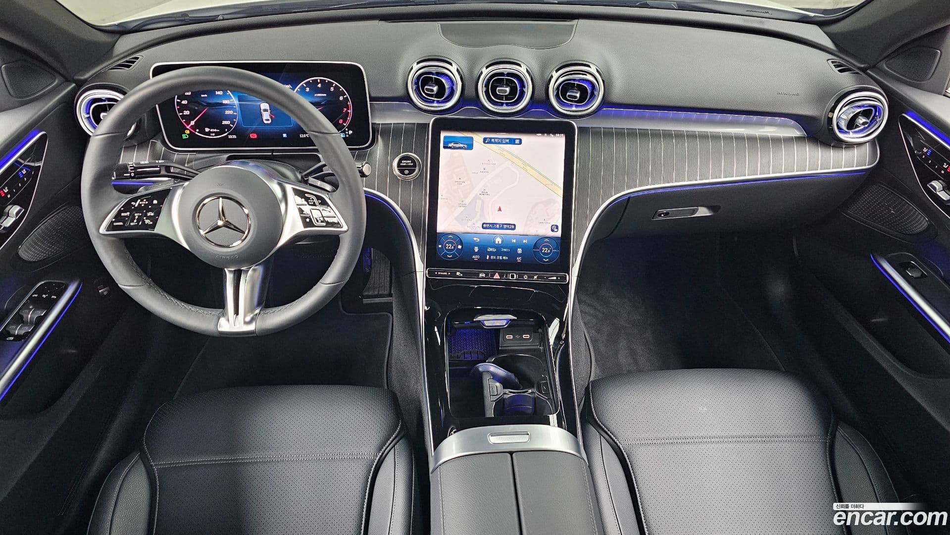 Main__Slider__Photo:C-Class Mercedes-Benz 2025.3-6