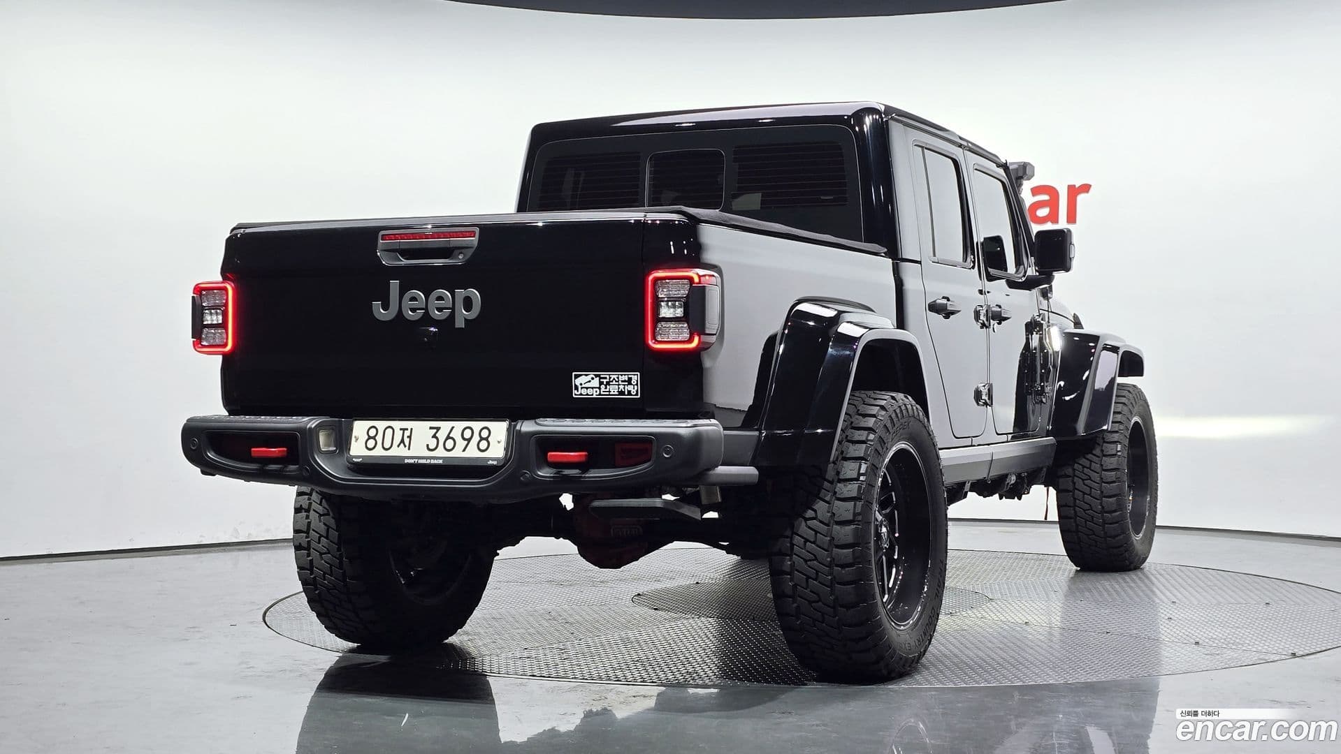 Main__Slider__Photo:Gladiator Jeep 2021.6-1