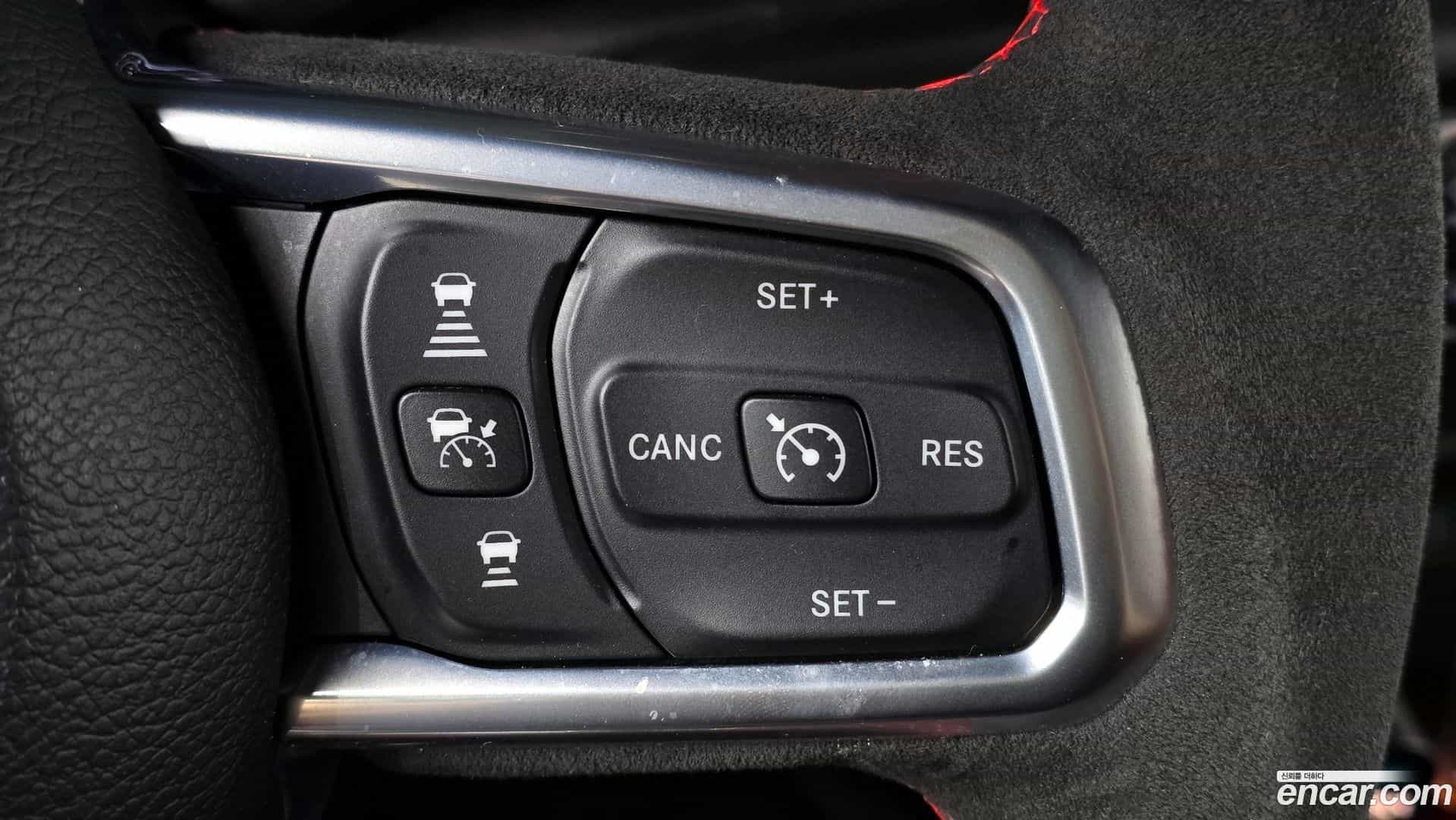 Gladiator Jeep 2021.6-OPTION-019