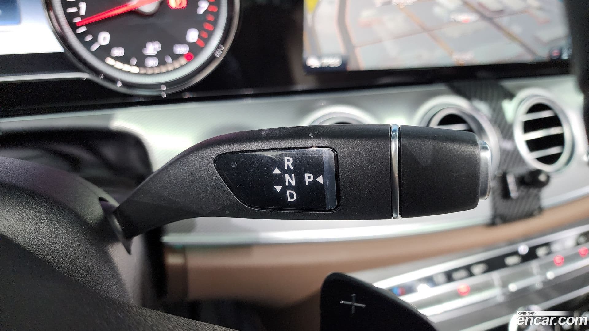 Main__Slider__Photo:E-Class Mercedes-Benz 2020.8-8