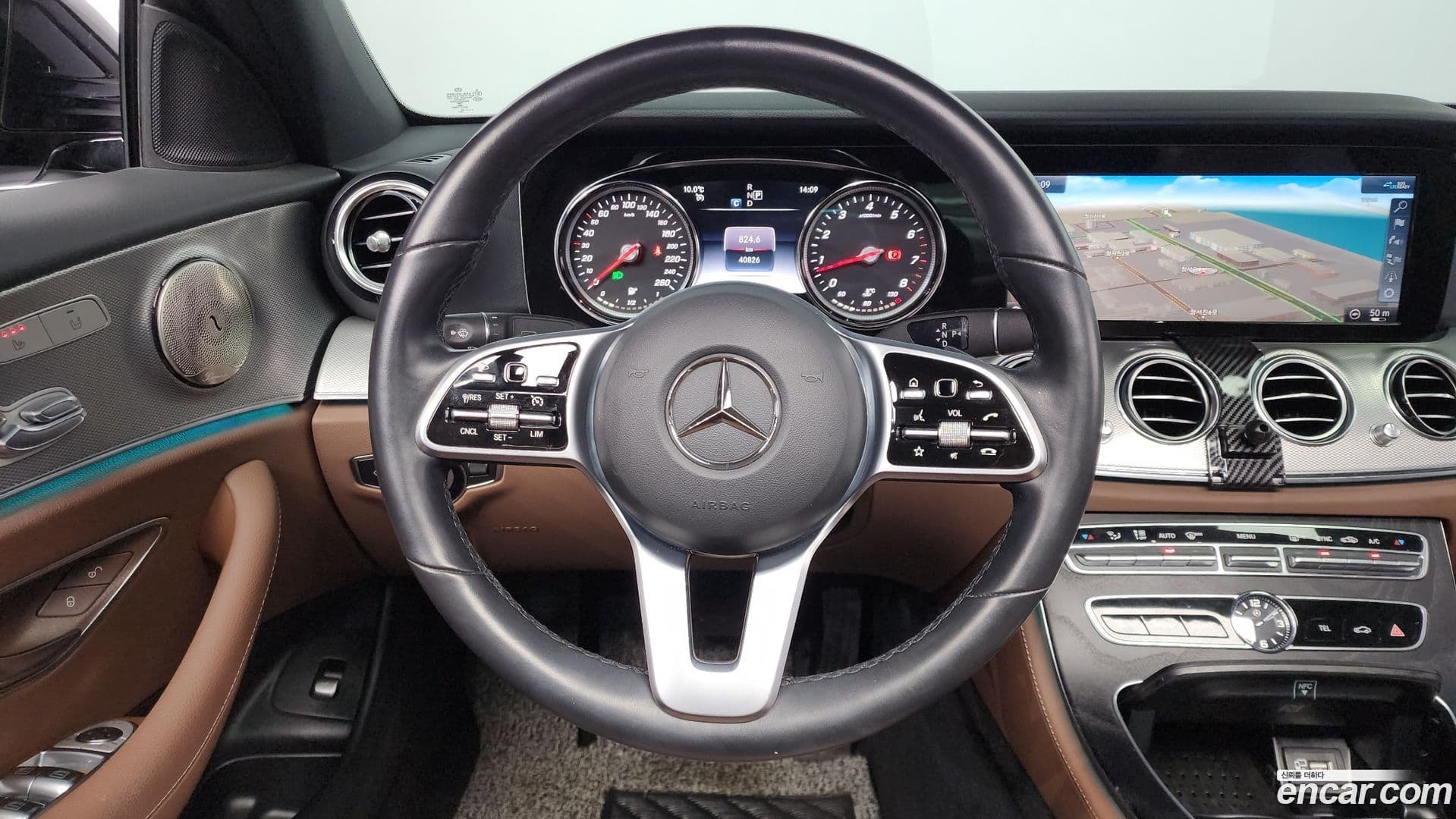 Main__Slider__Photo:E-Class Mercedes-Benz 2020.8-14