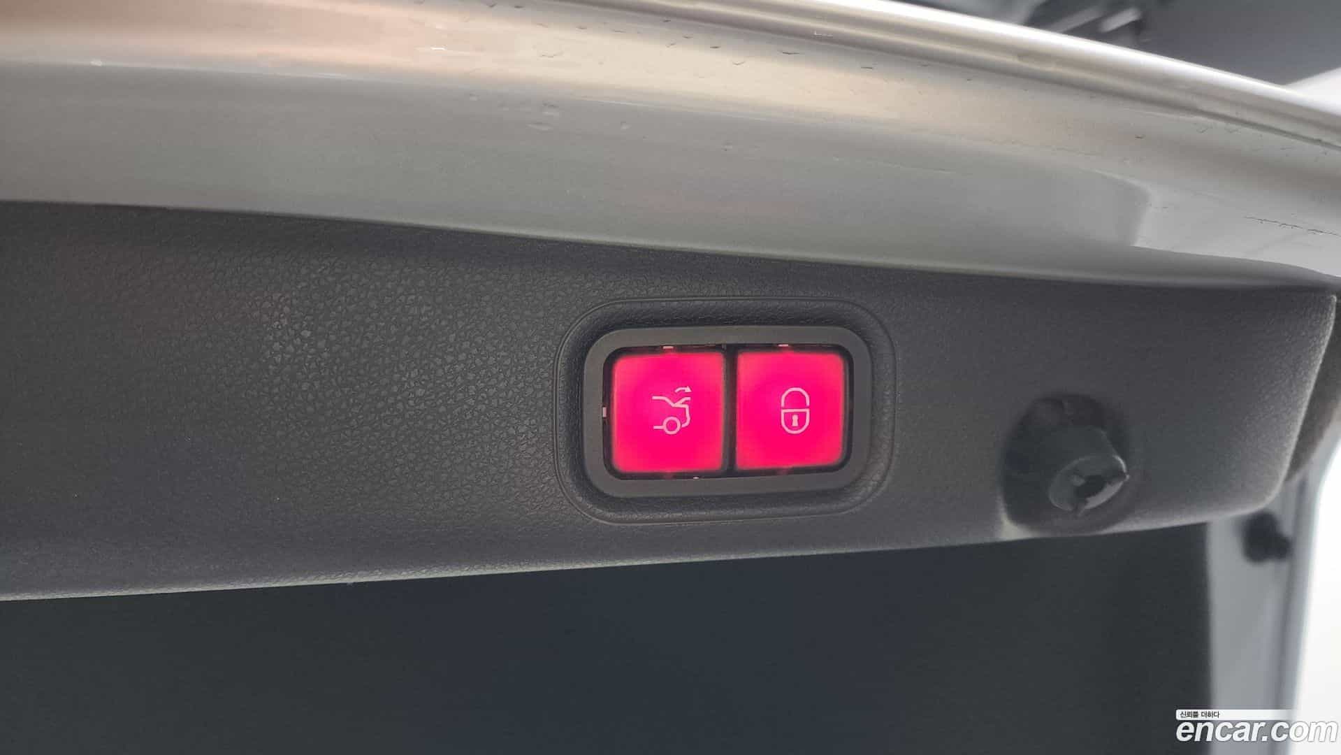 E-Class Mercedes-Benz 2020.8-OPTION-024