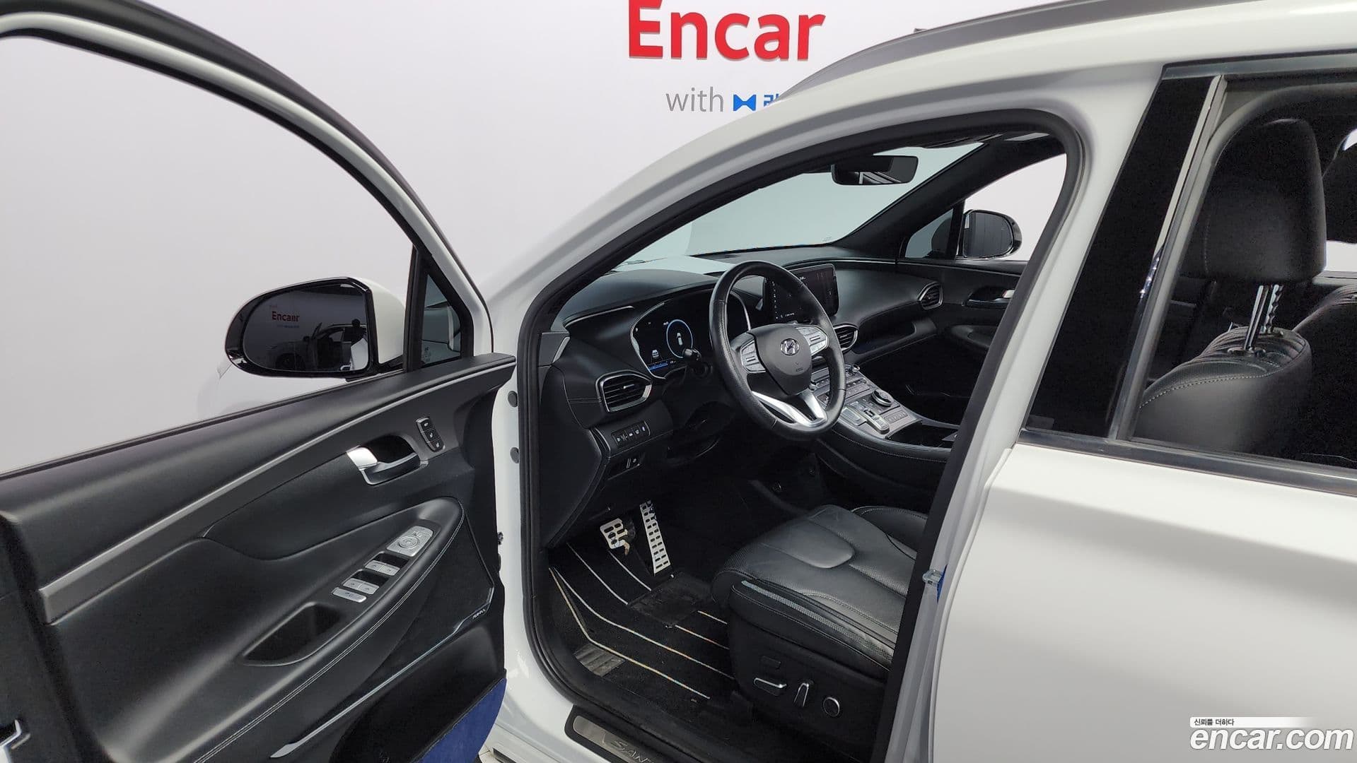 Main__Slider__Photo:Santafe Hyundai 2021.10-10