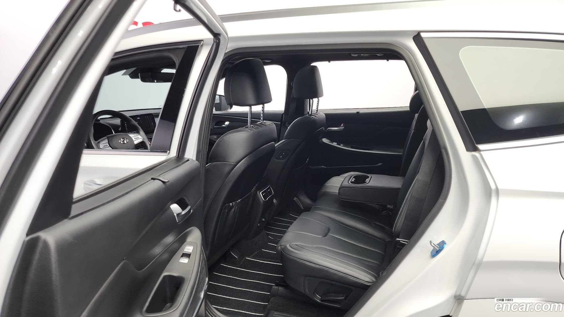 Main__Slider__Photo:Santafe Hyundai 2021.10-11