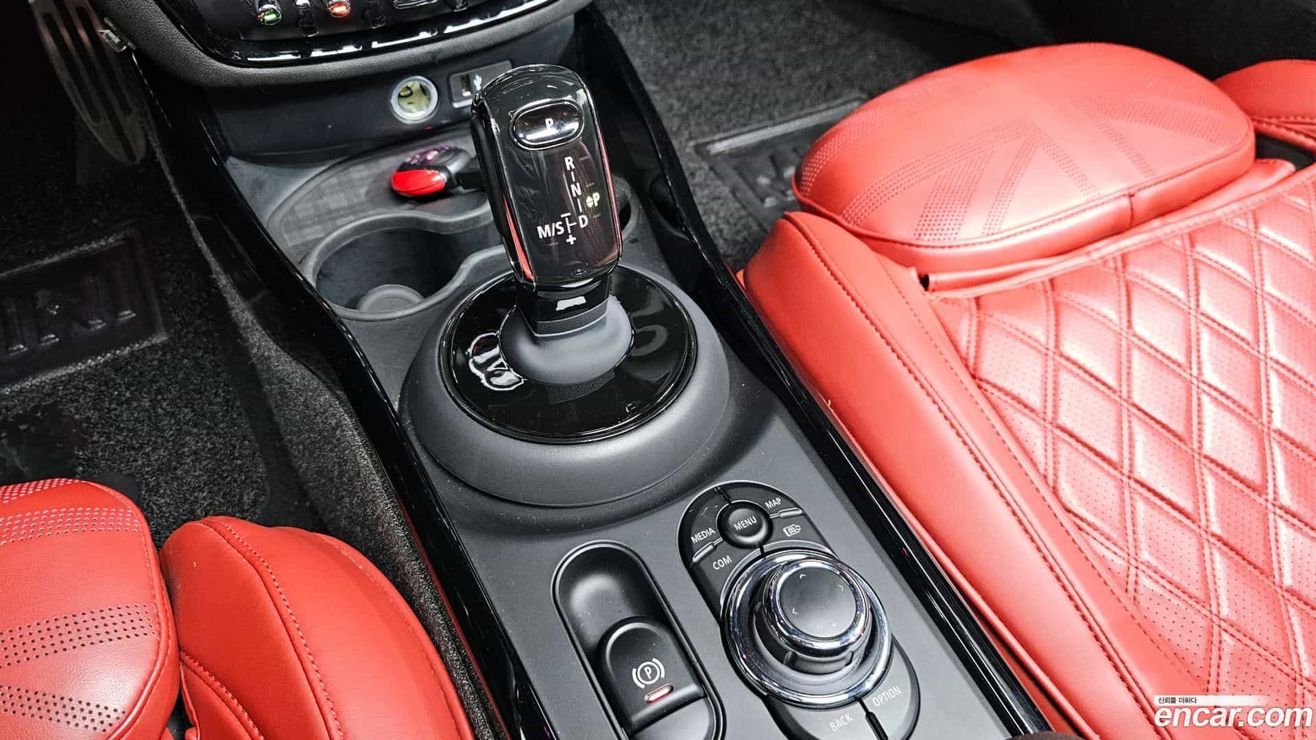 Clubman Mini 2022.10-INNER-009