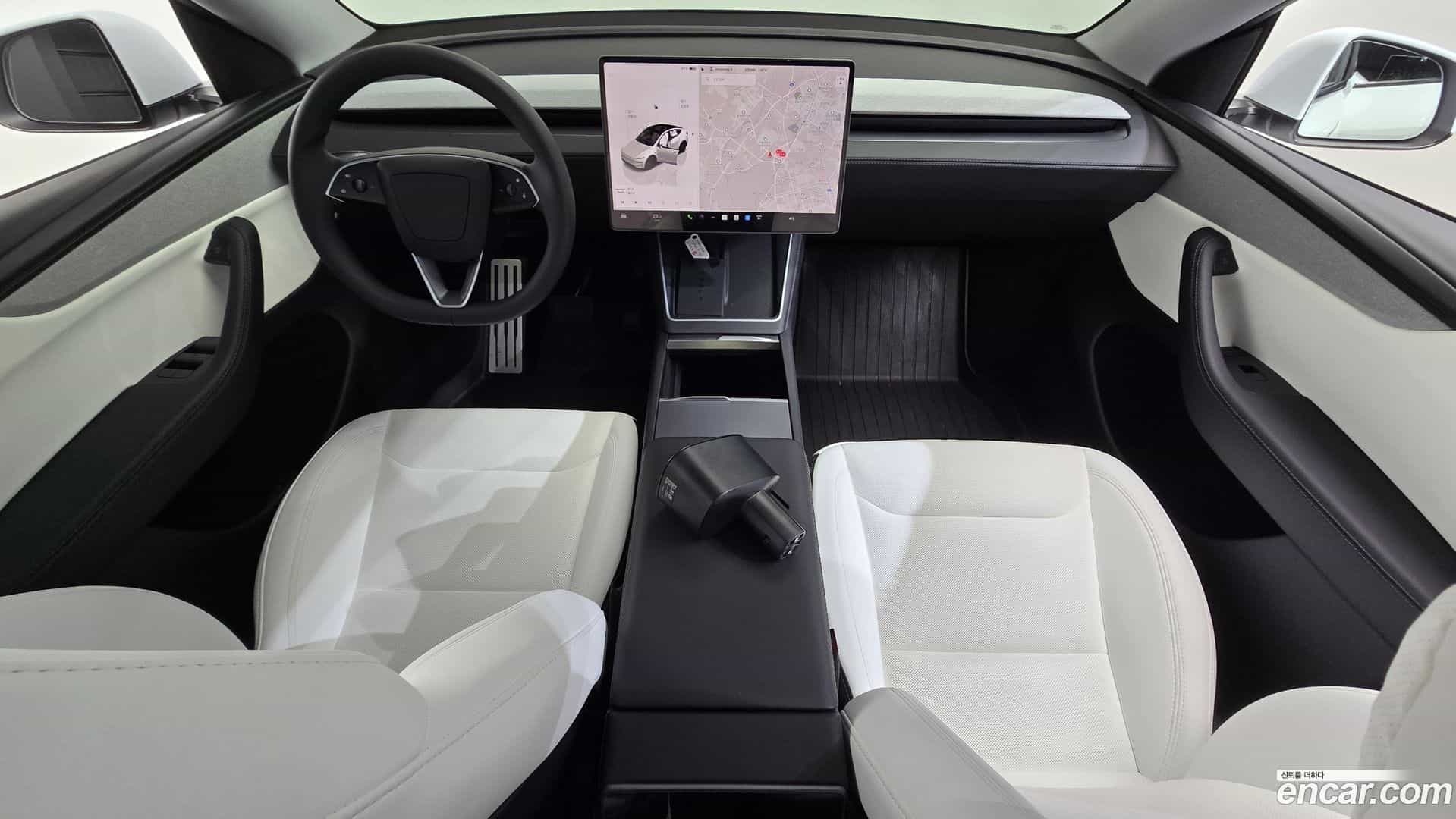 Model Y Tesla 2025.8-INNER-007