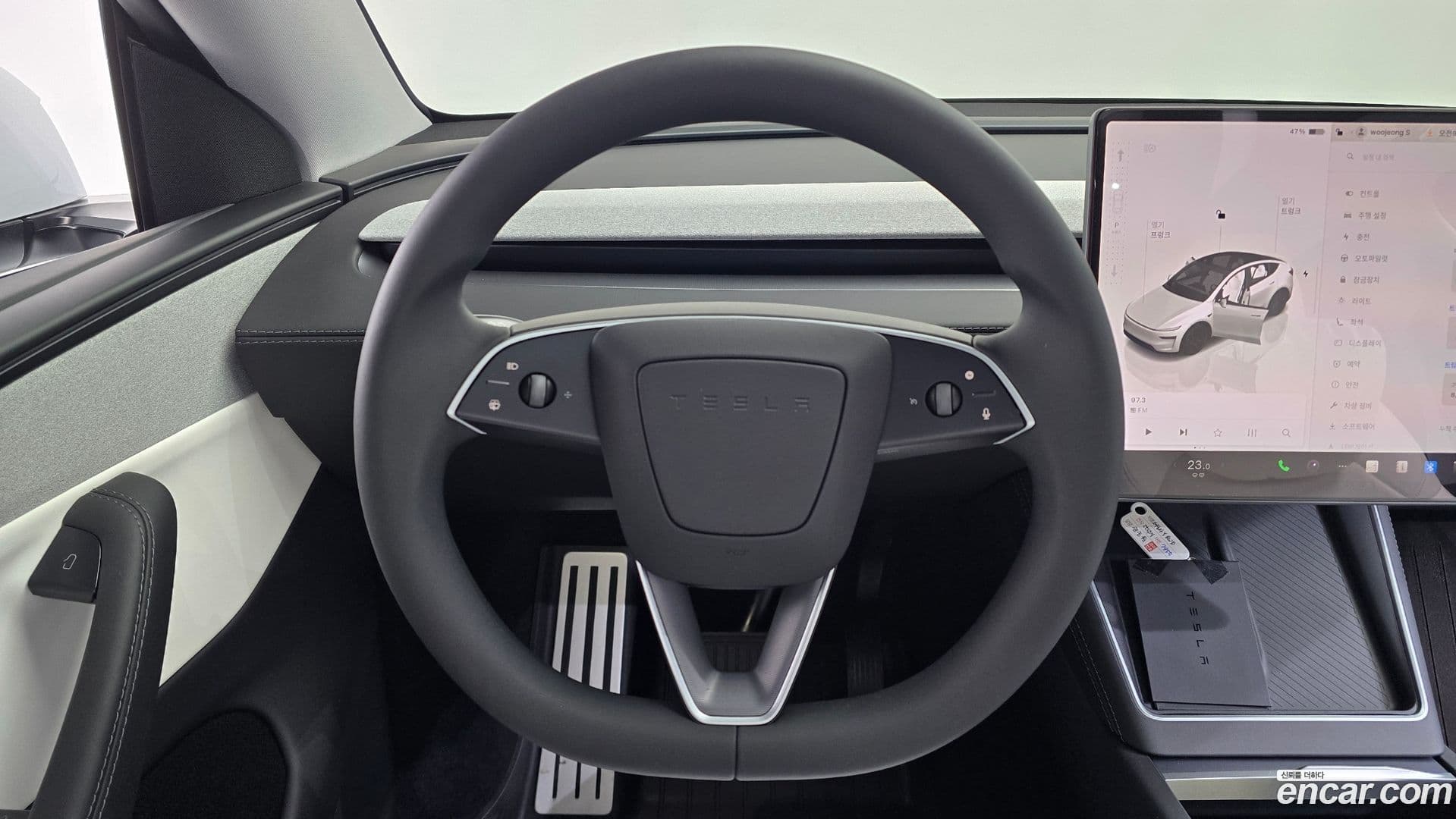 Main__Slider__Photo:Model Y Tesla 2025.8-12