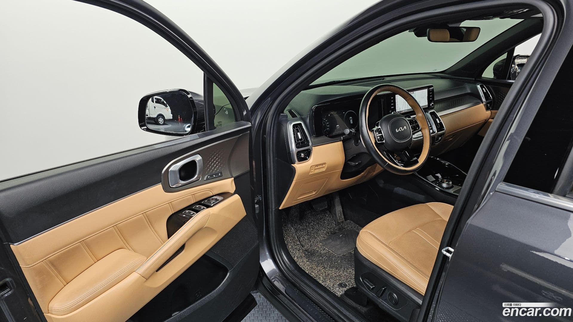 Main__Slider__Photo:Sorento Kia 2021.7-9