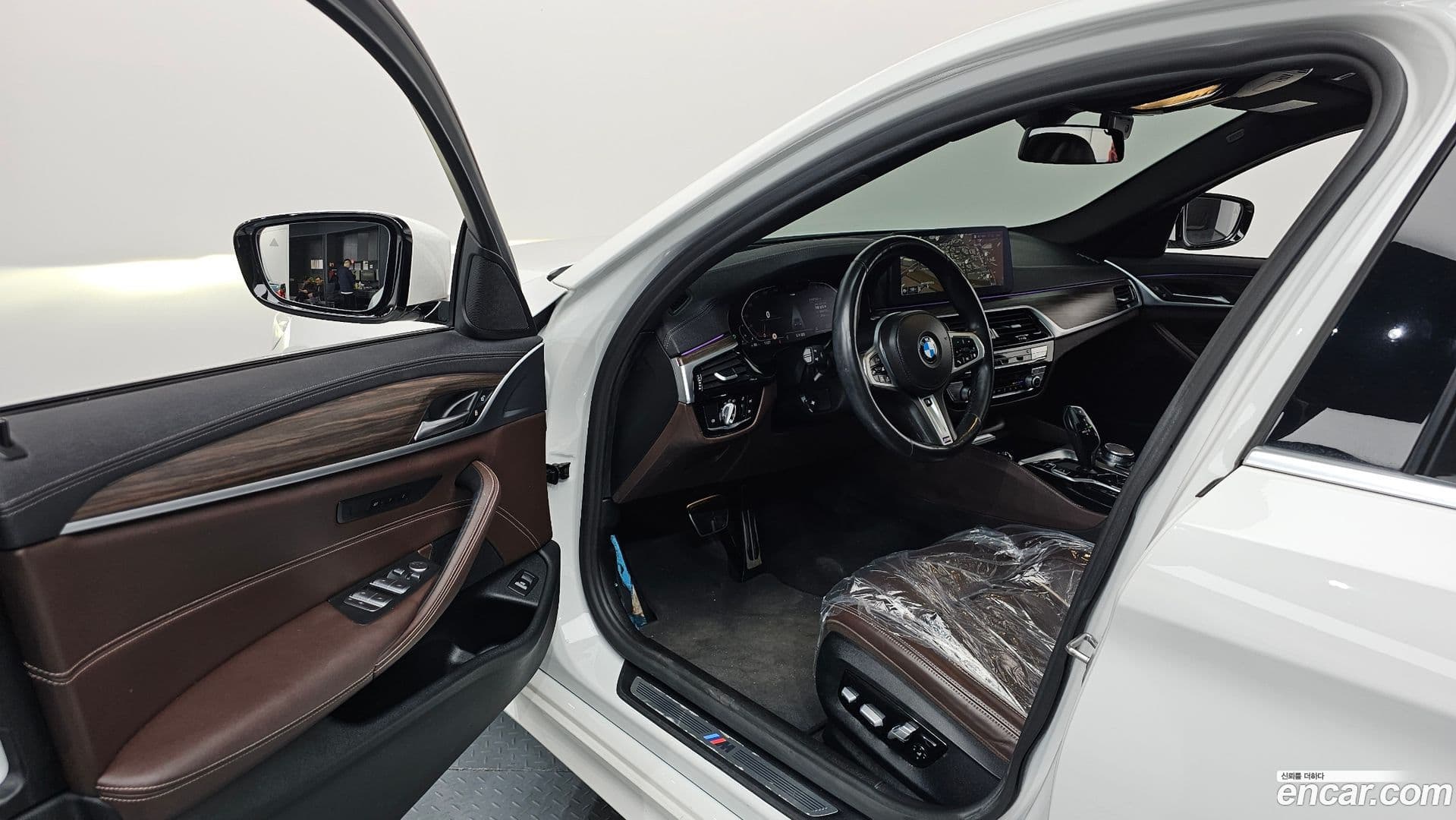 Main__Slider__Photo:5-Series BMW 2020.10-9