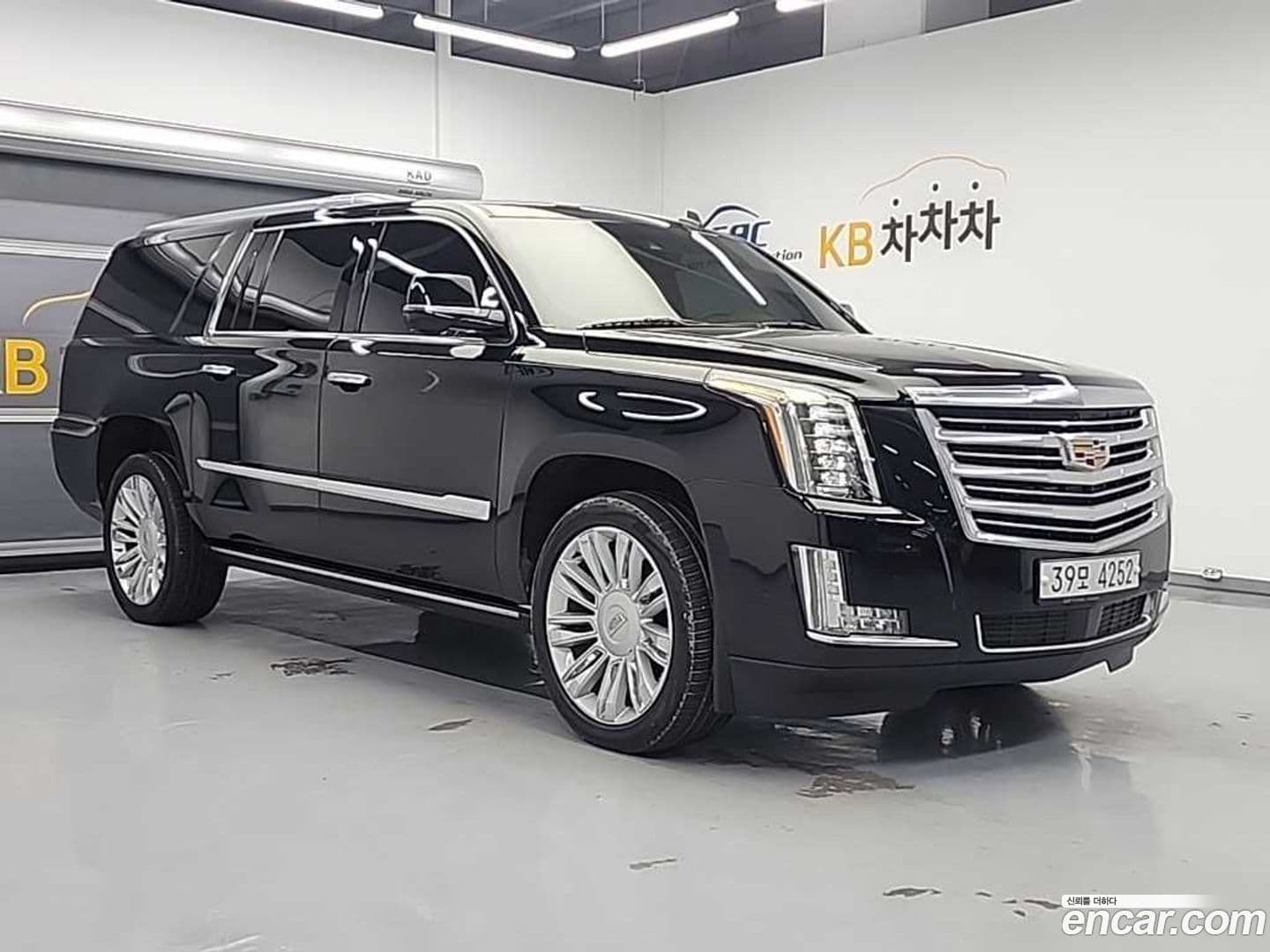 Main__Slider__Photo:Escalade Cadillac 2018.11-2
