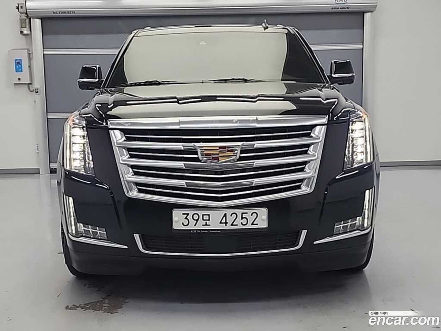 Main__Slider__Photo:Escalade Cadillac 2018.11-4
