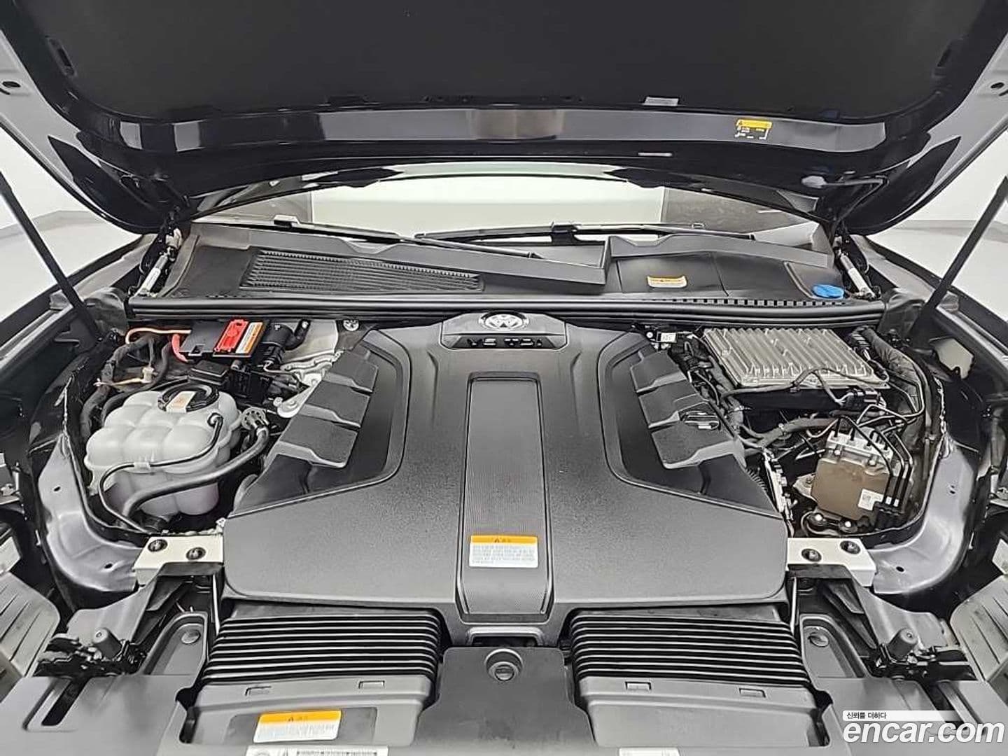 Main__Slider__Photo:Touareg Volkswagen 2020.2-4