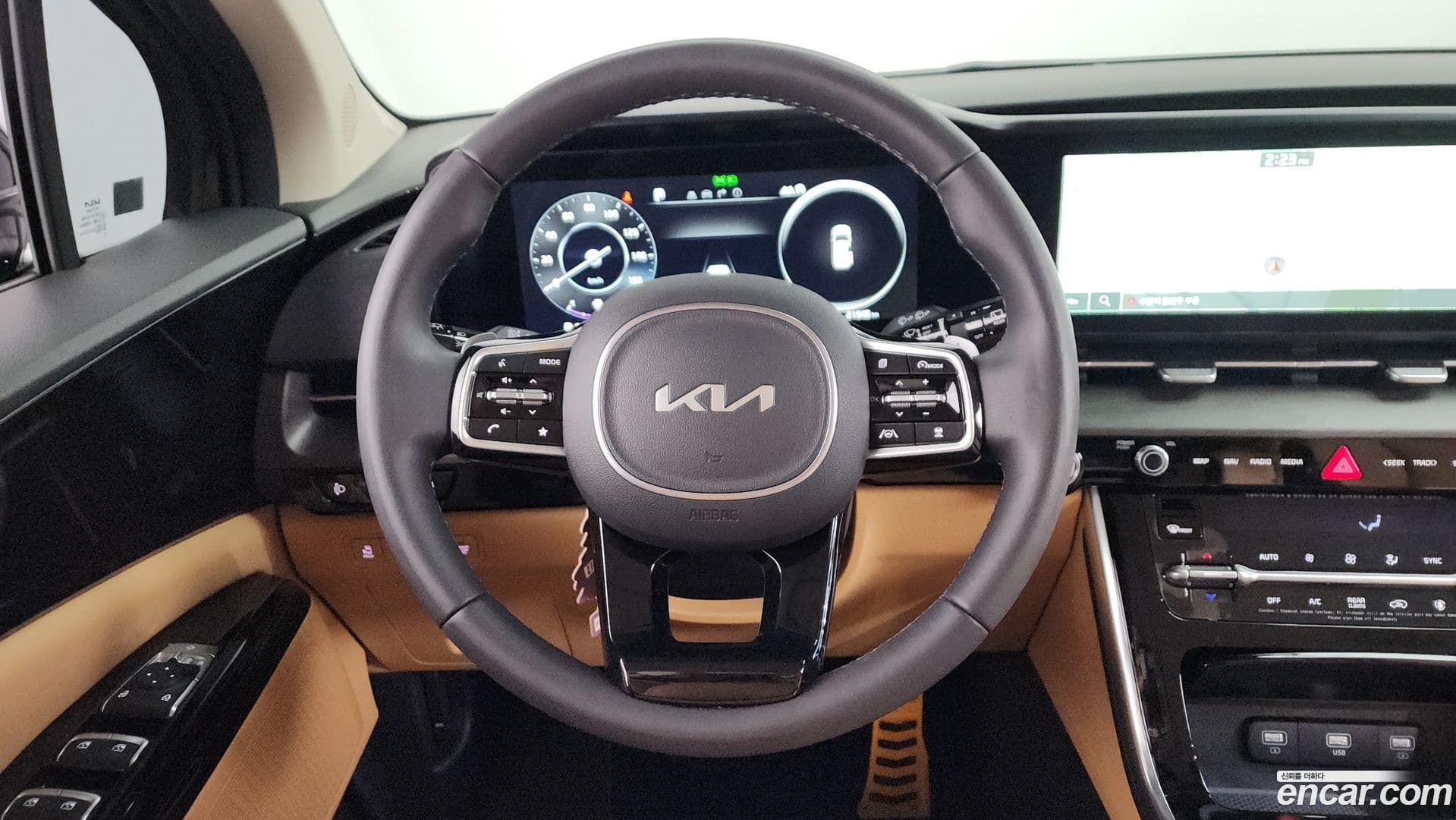 Main__Slider__Photo:Canival Kia 2023.2-12