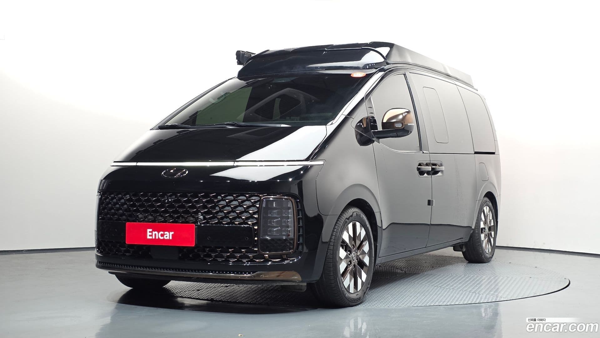 Main__Slider__Photo:Staria Hyundai 2022.11-0