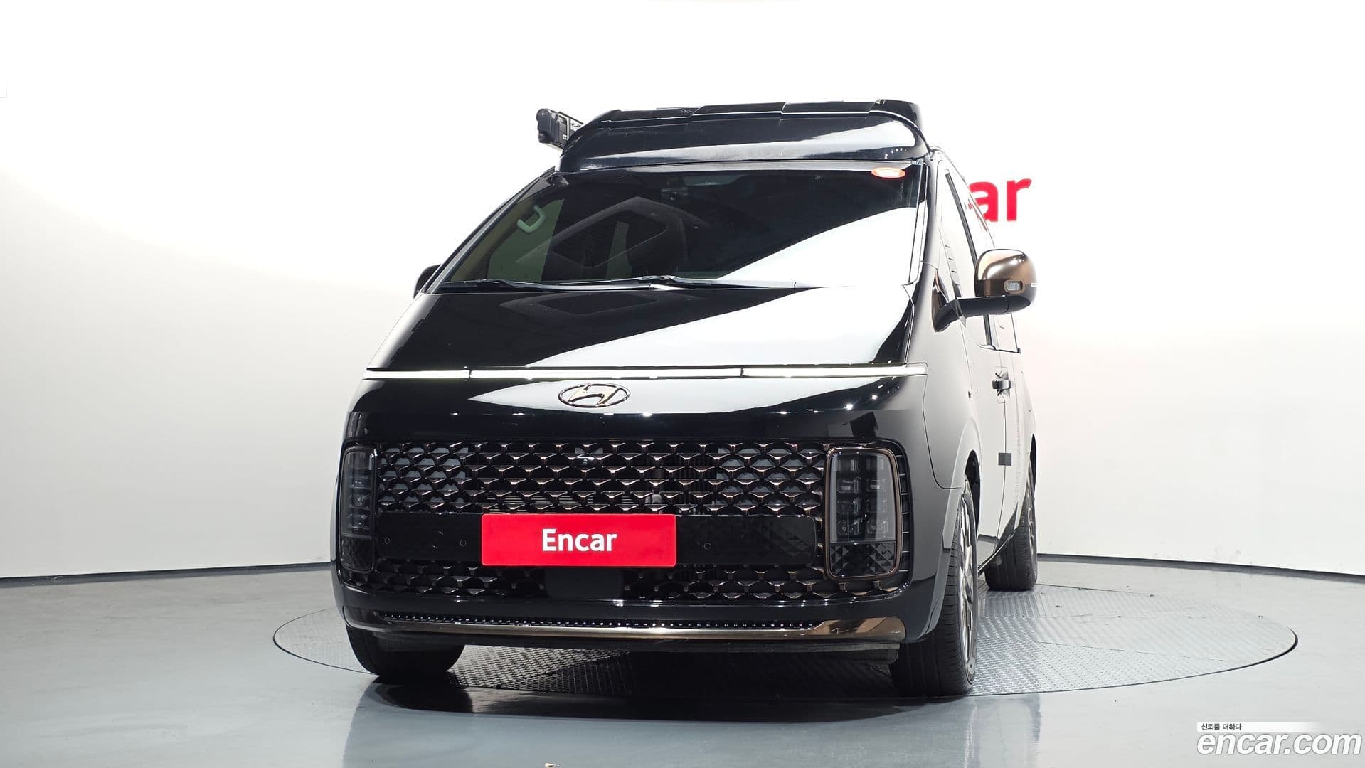 Main__Slider__Photo:Staria Hyundai 2022.11-2