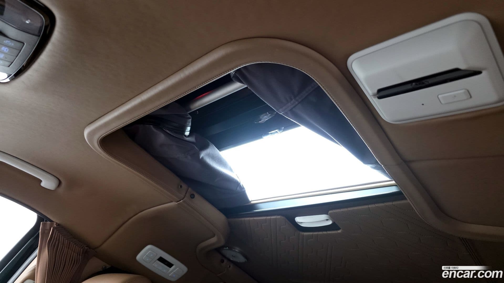 Main__Slider__Photo:Staria Hyundai 2022.11-16