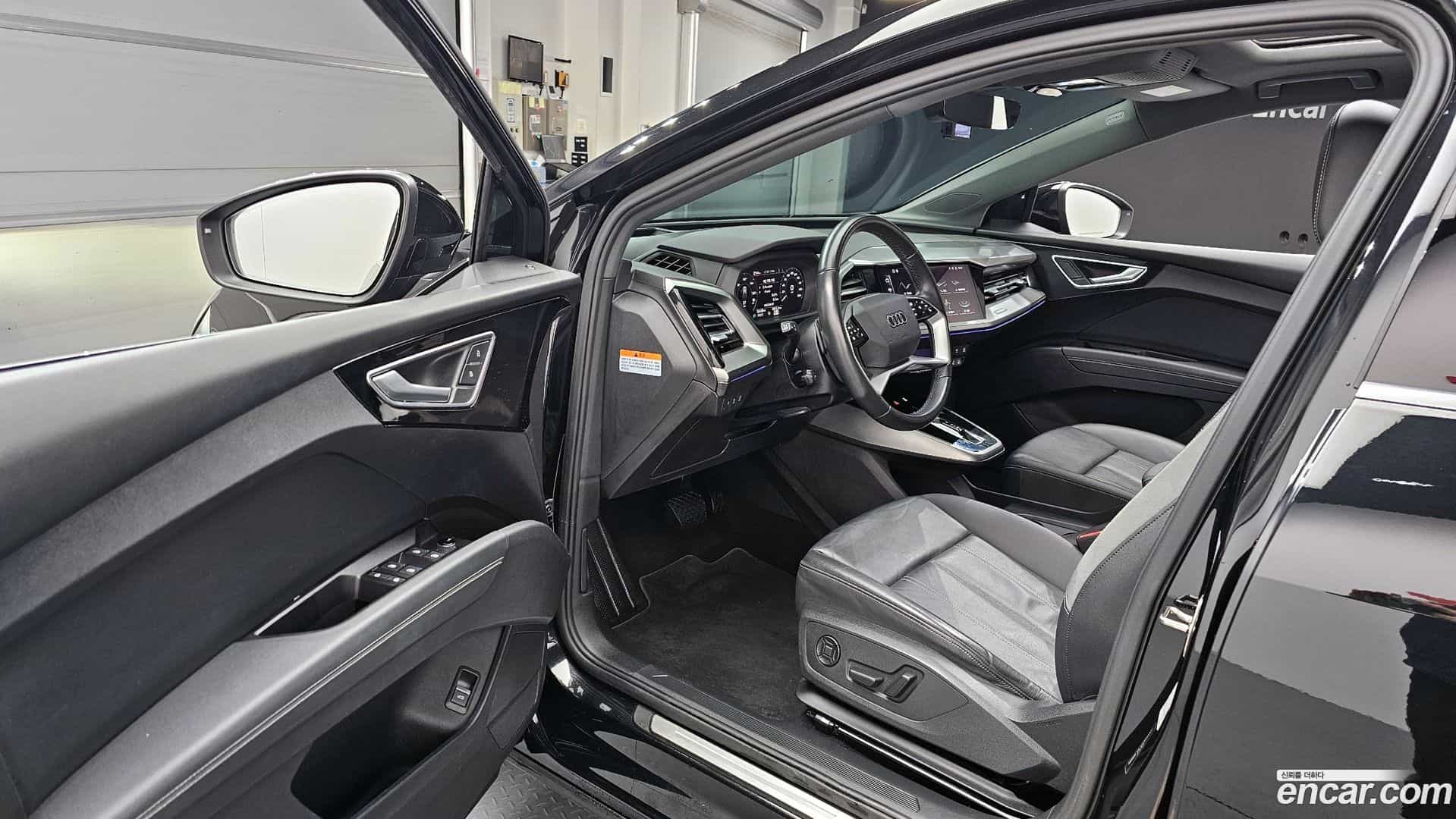 Q4 e-tron Audi 2022.8-INNER-010