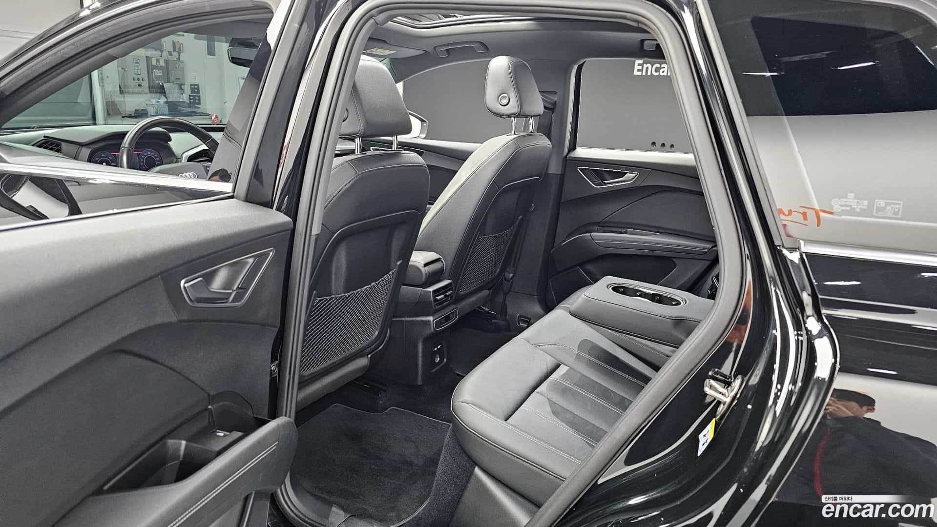 Q4 e-tron Audi 2022.8-OPTION-015