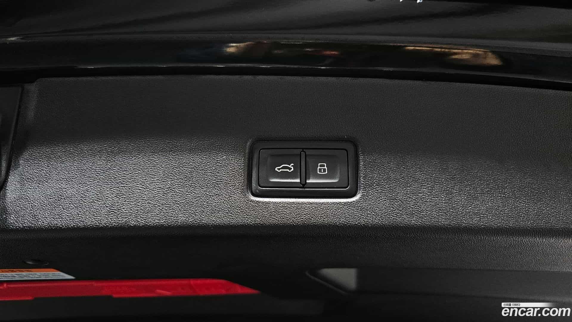 Q4 e-tron Audi 2022.8-OPTION-022