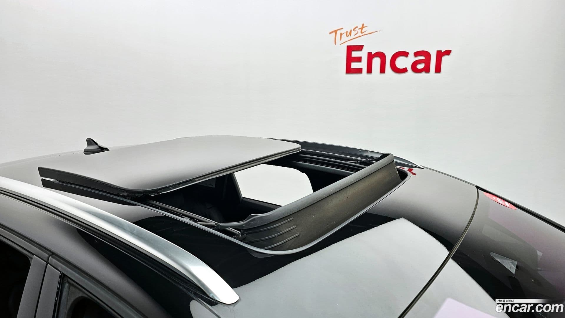 Main__Slider__Photo:Q4 e-tron Audi 2022.8-19