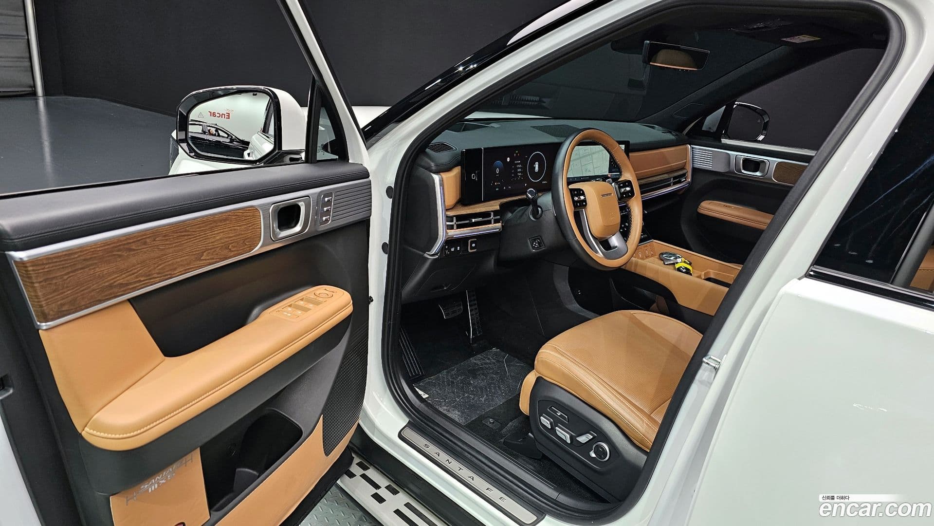 Main__Slider__Photo:Santafe Hyundai 2024.0-10