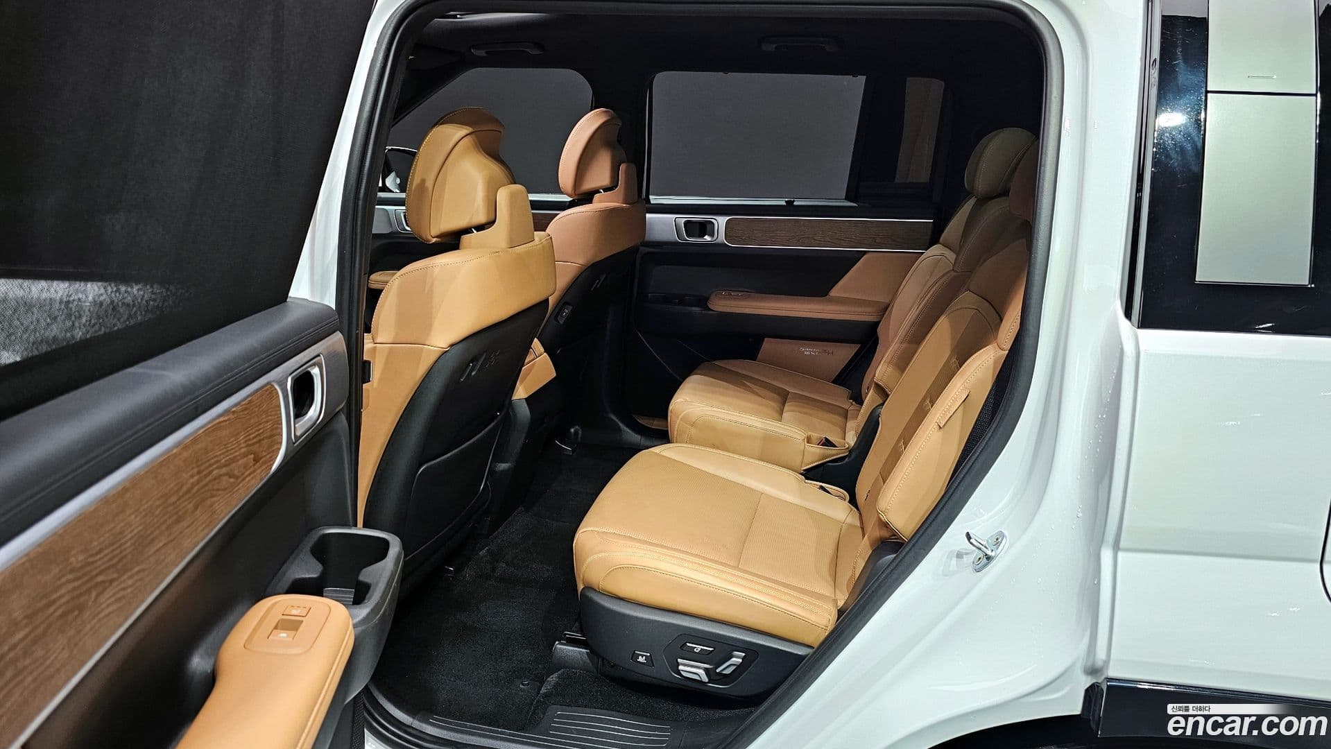 Main__Slider__Photo:Santafe Hyundai 2024.0-11