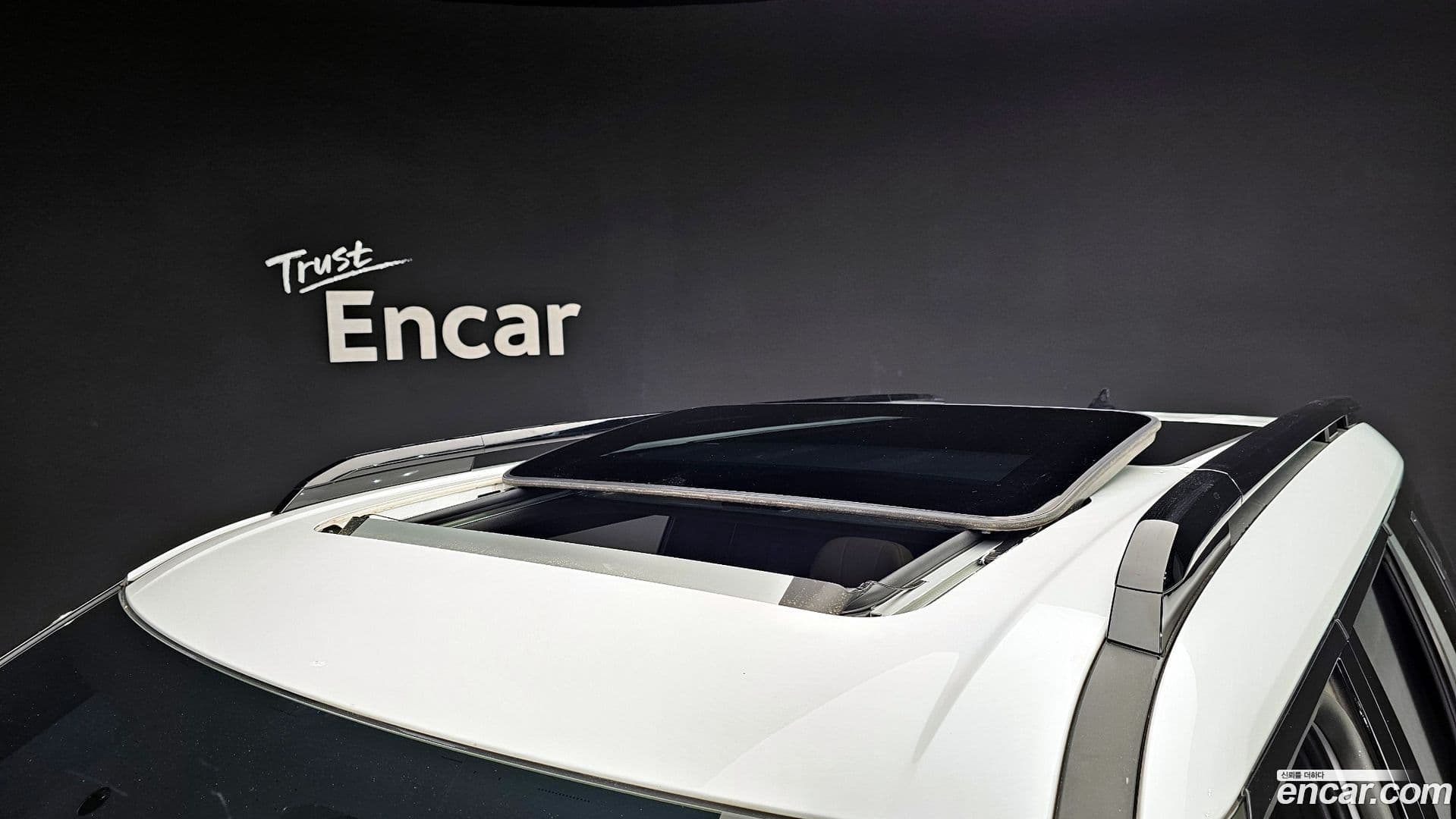 Main__Slider__Photo:Santafe Hyundai 2024.0-18