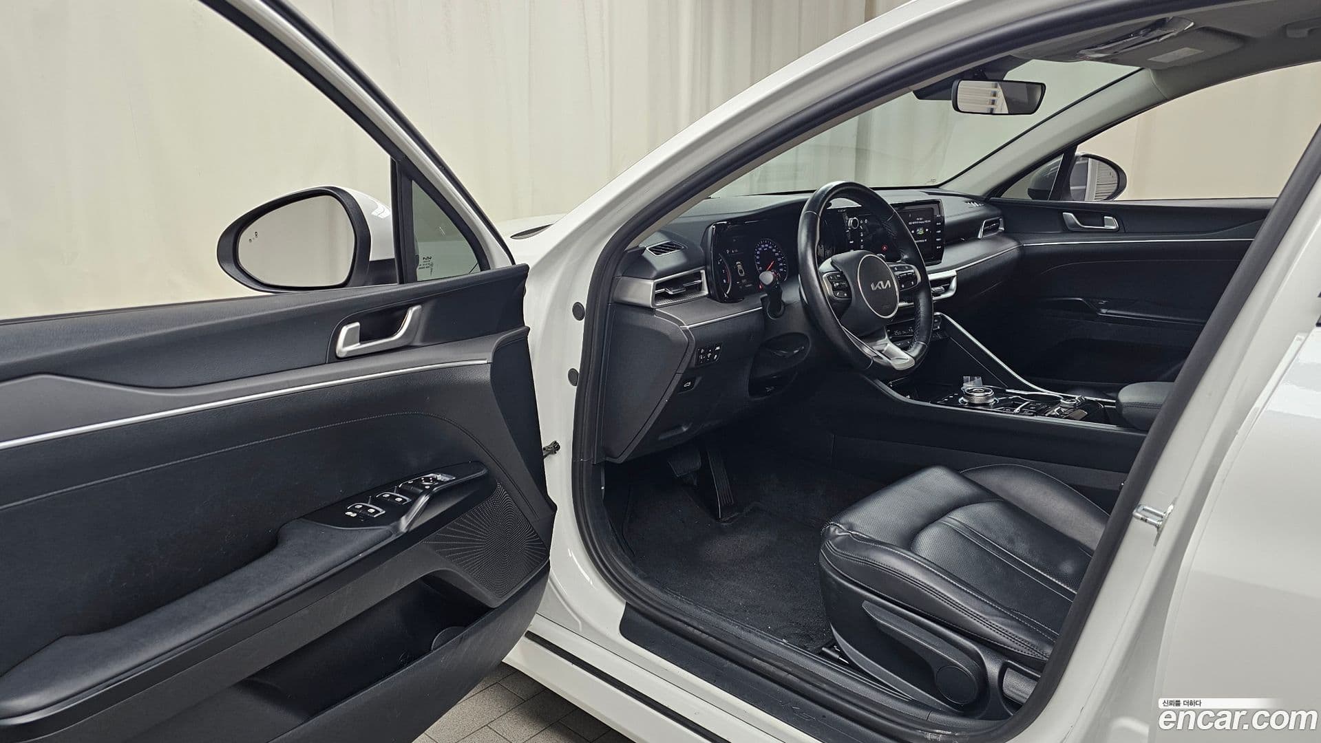 Main__Slider__Photo:K5 Kia 2022.3-9