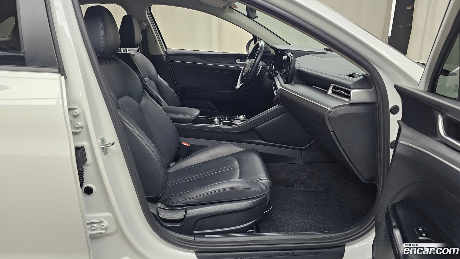 Main__Slider__Photo:K5 Kia 2022.3-10