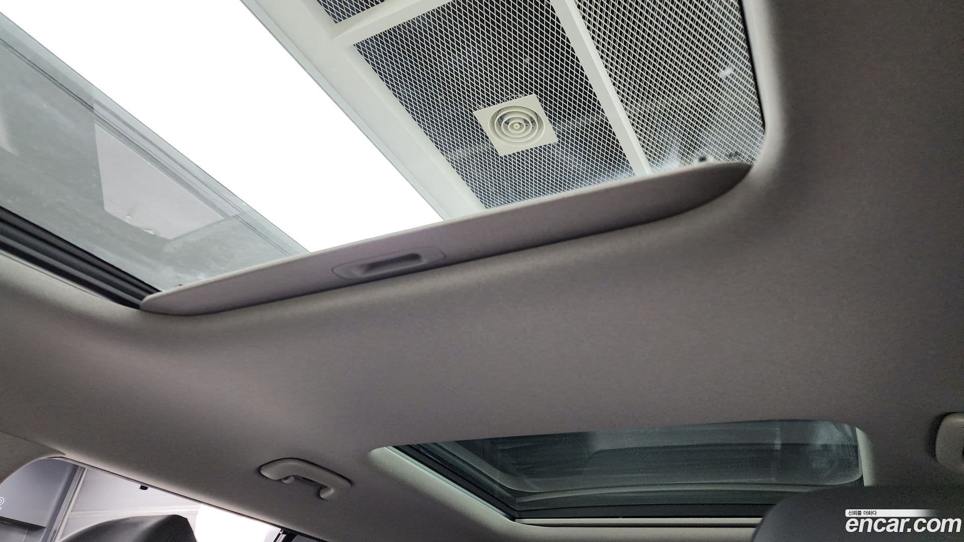 Main__Slider__Photo:Santafe Hyundai 2023.9-16