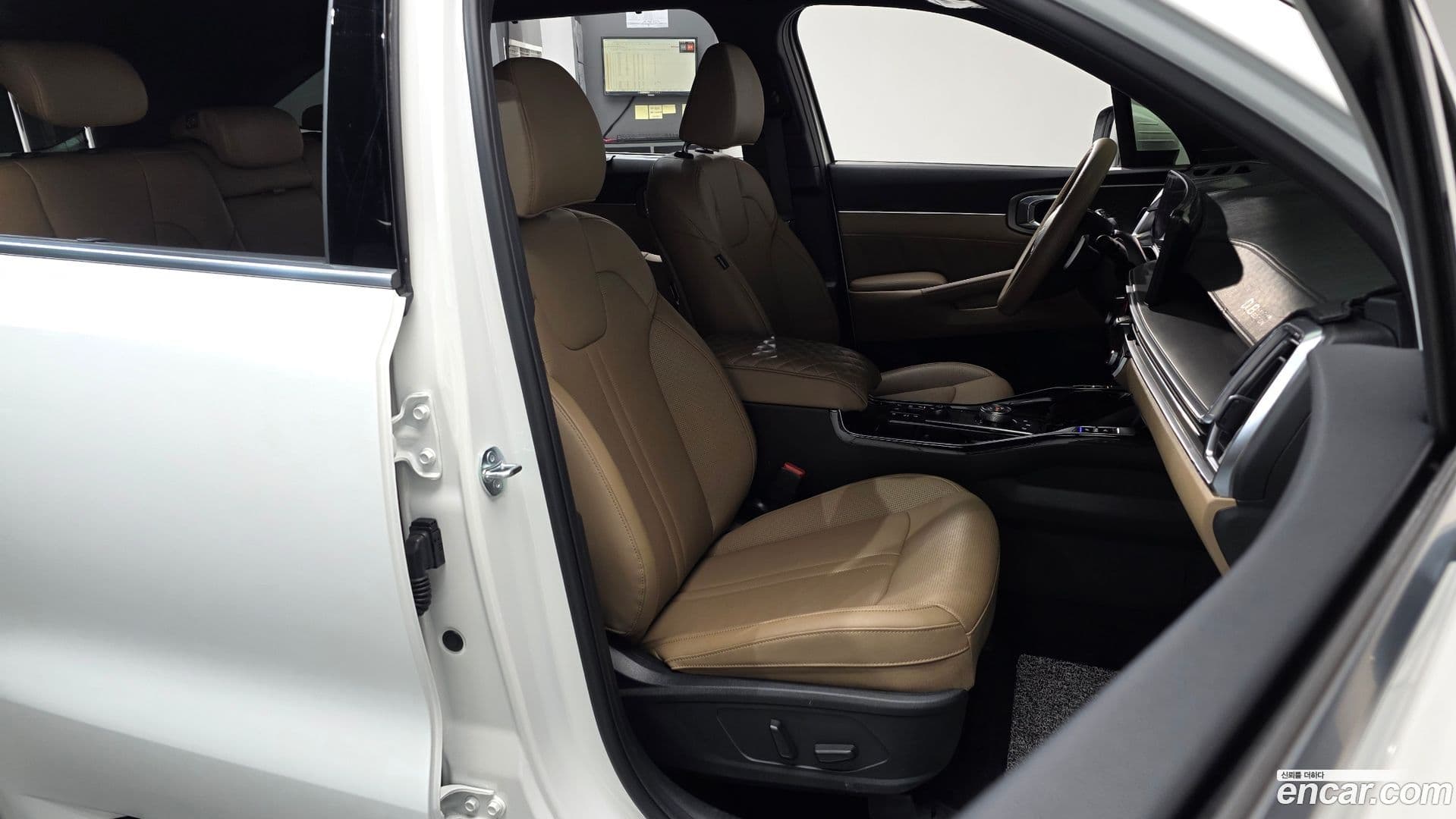 Main__Slider__Photo:Sorento Kia 2024.10-9